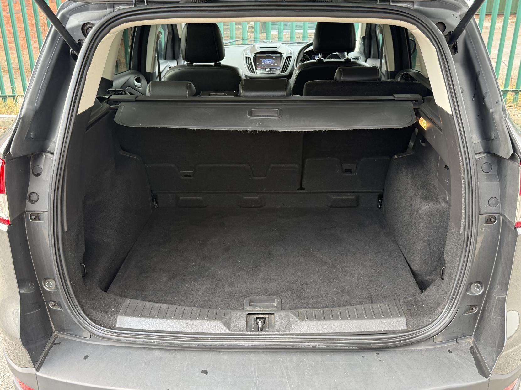 Ford Kuga 2.0 TDCi Titanium SUV 5dr Diesel Manual 2WD Euro 6 (s/s) (150 ps)