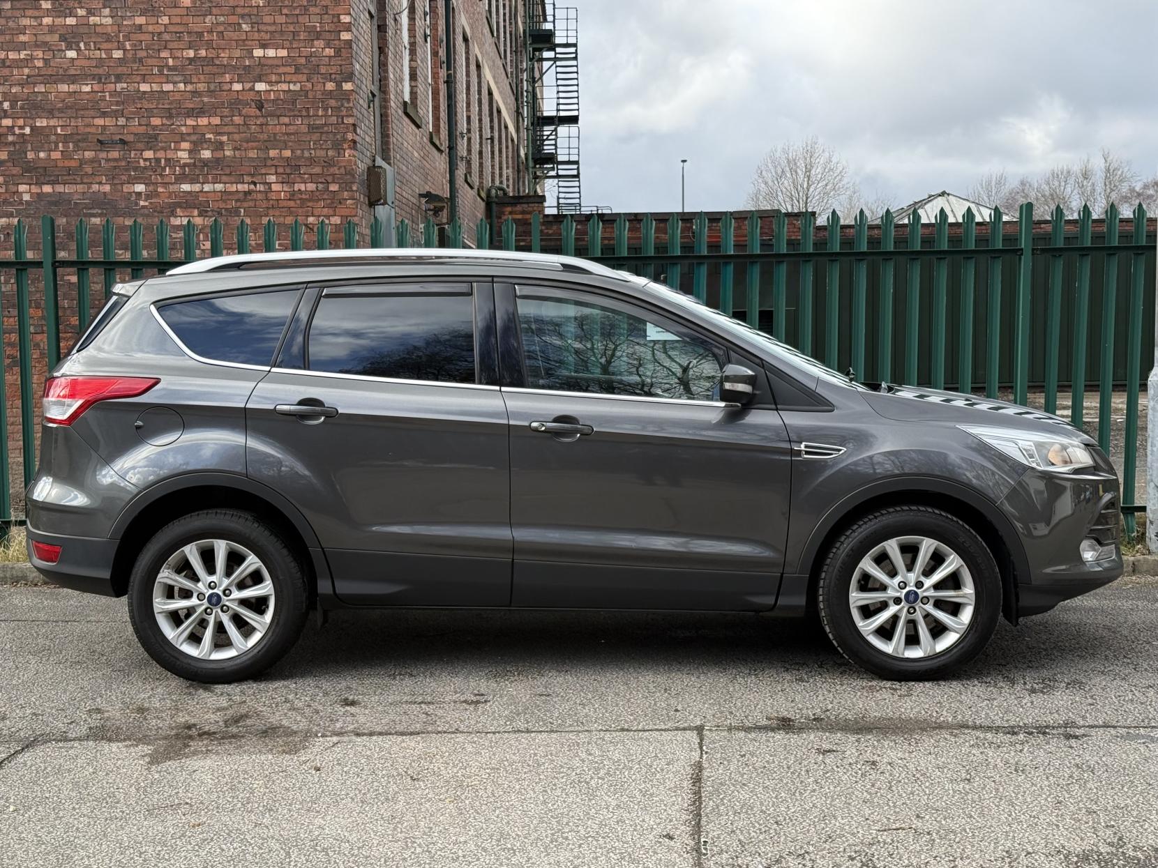 Ford Kuga 2.0 TDCi Titanium SUV 5dr Diesel Manual 2WD Euro 6 (s/s) (150 ps)