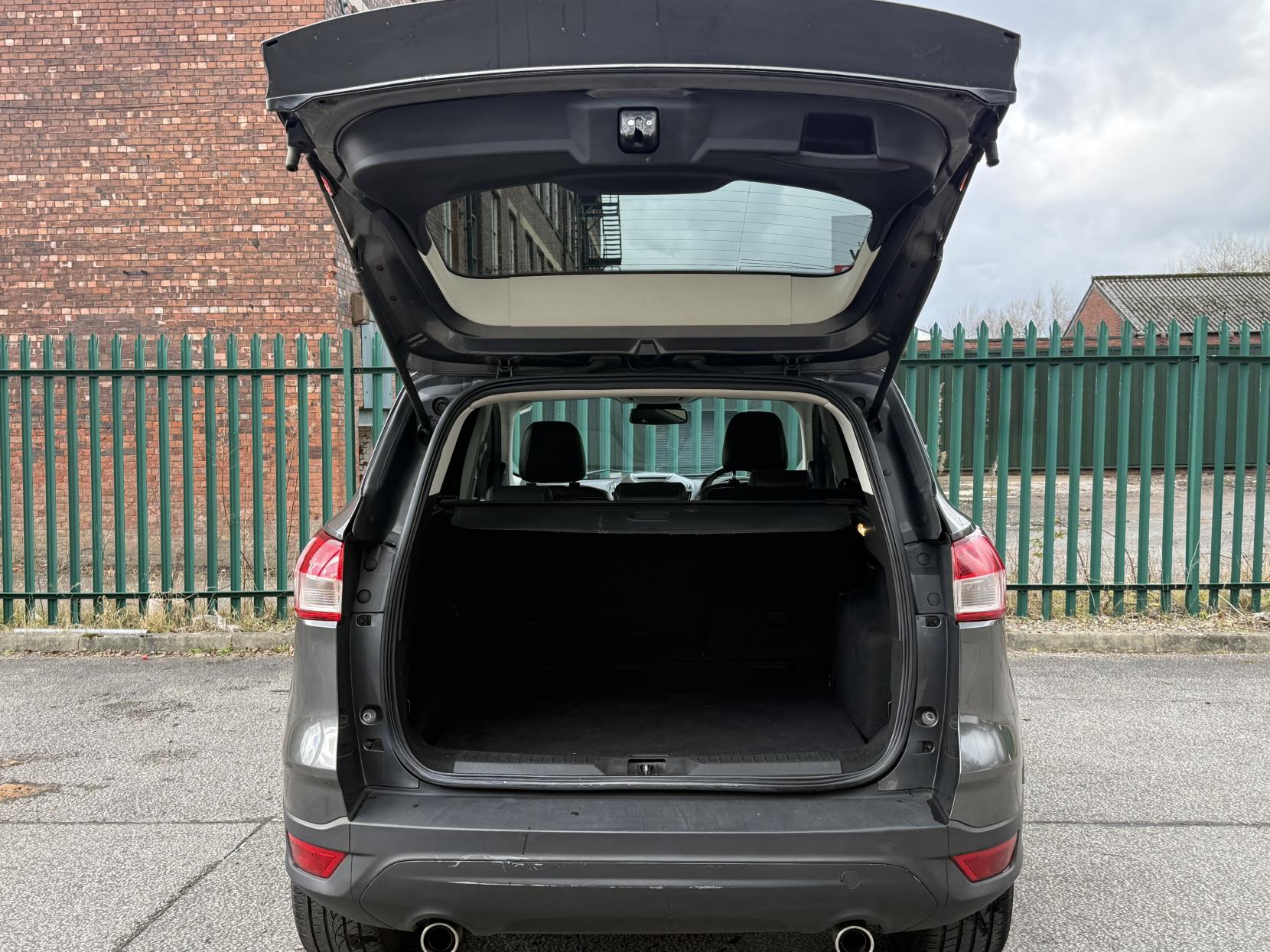 Ford Kuga 2.0 TDCi Titanium SUV 5dr Diesel Manual 2WD Euro 6 (s/s) (150 ps)