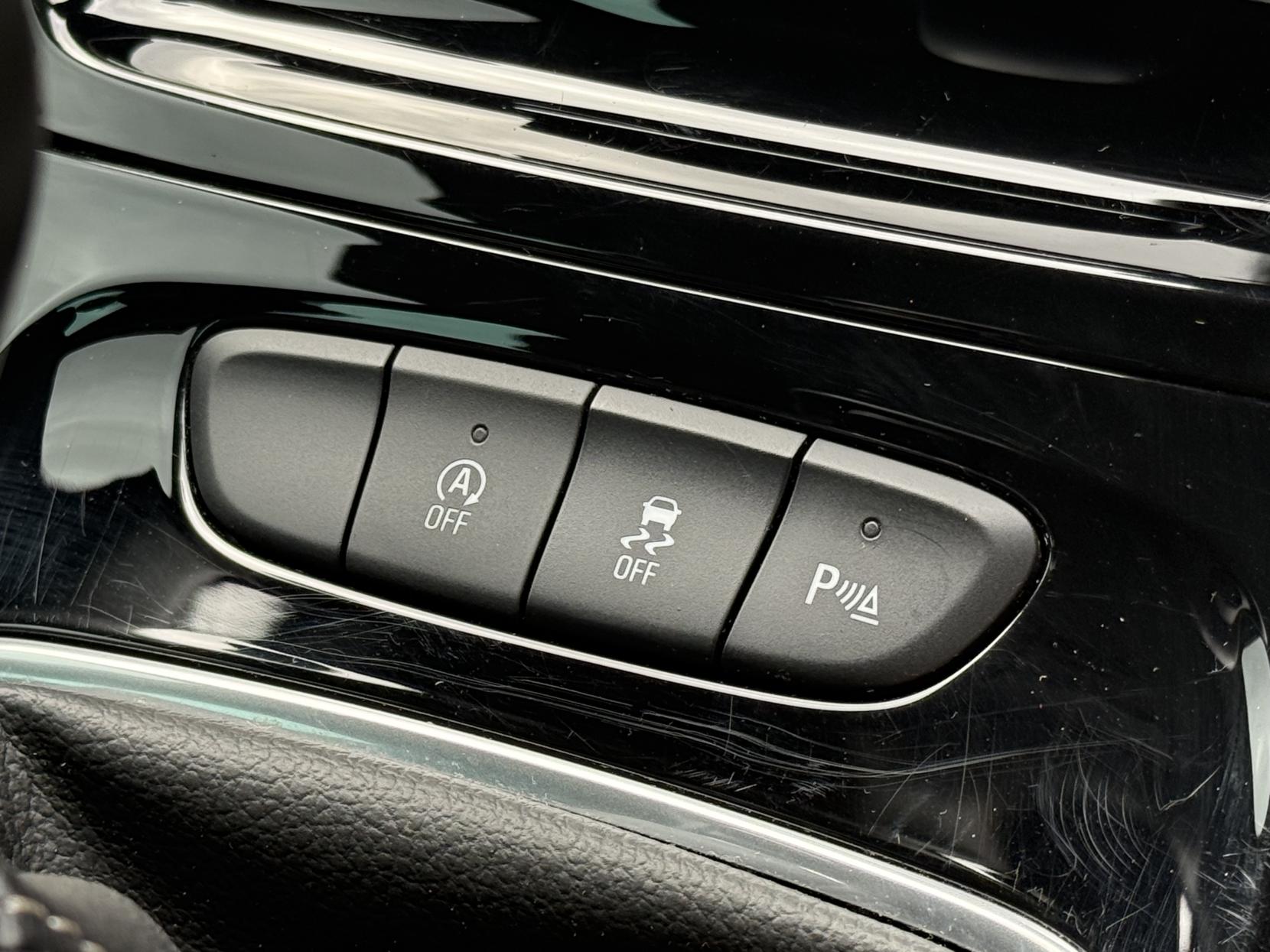 Vauxhall Astra 1.6 CDTi BlueInjection Elite Nav Hatchback 5dr Diesel Manual Euro 6 (s/s) (136 ps)