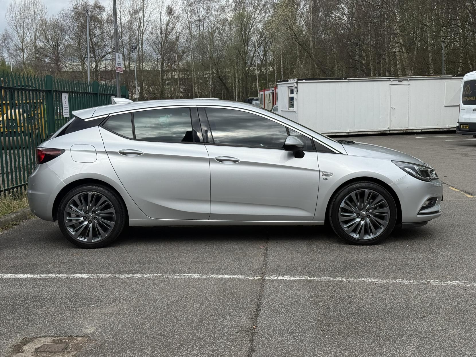 Vauxhall Astra 1.6 CDTi BlueInjection Elite Nav Hatchback 5dr Diesel Manual Euro 6 (s/s) (136 ps)