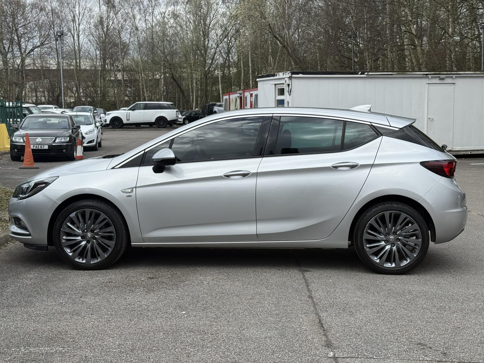 Vauxhall Astra 1.6 CDTi BlueInjection Elite Nav Hatchback 5dr Diesel Manual Euro 6 (s/s) (136 ps)