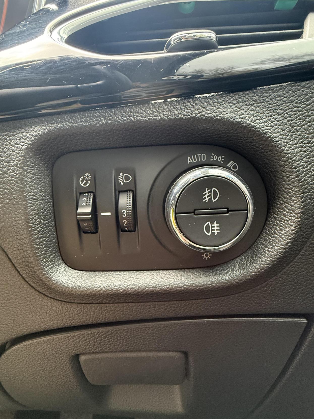 Vauxhall Astra 1.6 CDTi BlueInjection Elite Nav Hatchback 5dr Diesel Manual Euro 6 (s/s) (136 ps)