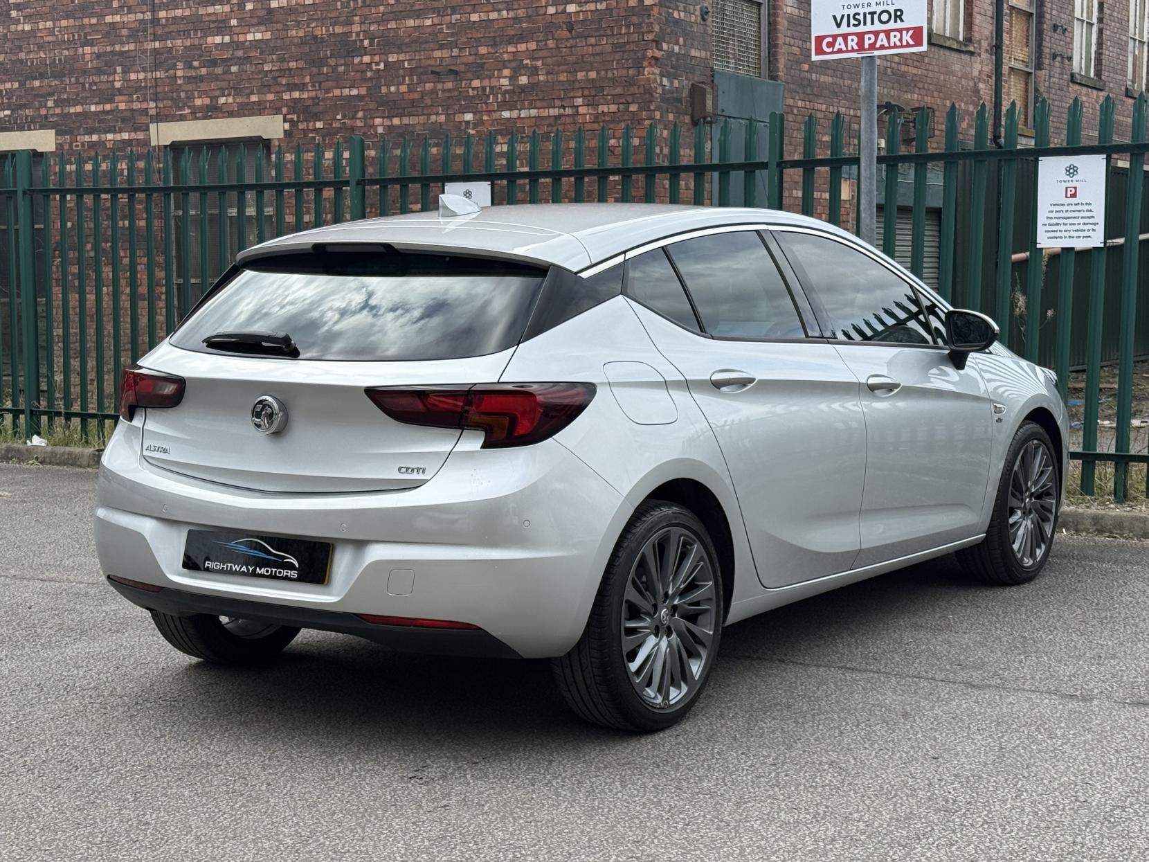 Vauxhall Astra 1.6 CDTi BlueInjection Elite Nav Hatchback 5dr Diesel Manual Euro 6 (s/s) (136 ps)