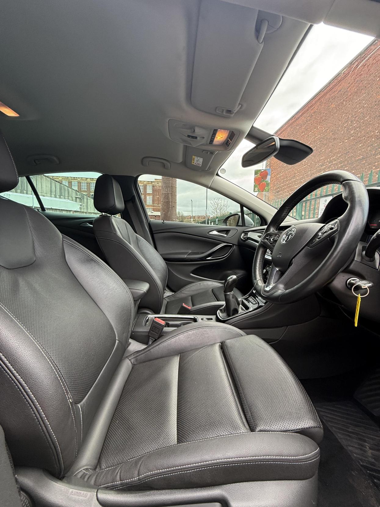 Vauxhall Astra 1.6 CDTi BlueInjection Elite Nav Hatchback 5dr Diesel Manual Euro 6 (s/s) (136 ps)