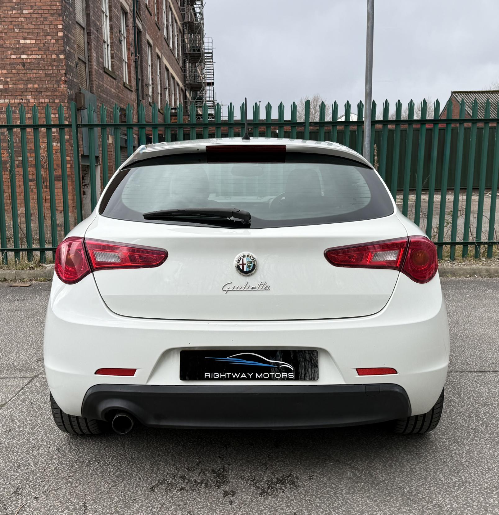 Alfa Romeo Giulietta 1.4 TB MultiAir Veloce Hatchback 5dr Petrol TCT Euro 5 (s/s) (170 bhp)
