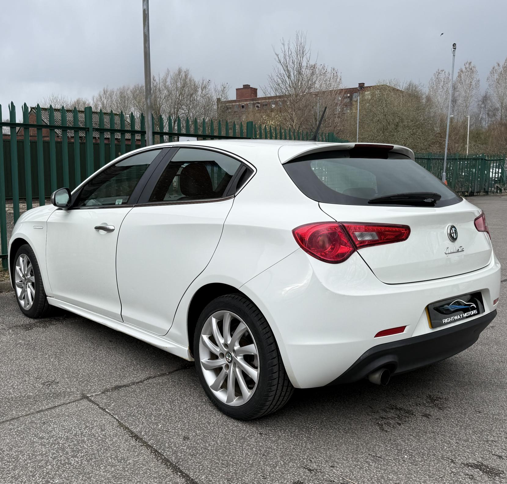 Alfa Romeo Giulietta 1.4 TB MultiAir Veloce Hatchback 5dr Petrol TCT Euro 5 (s/s) (170 bhp)