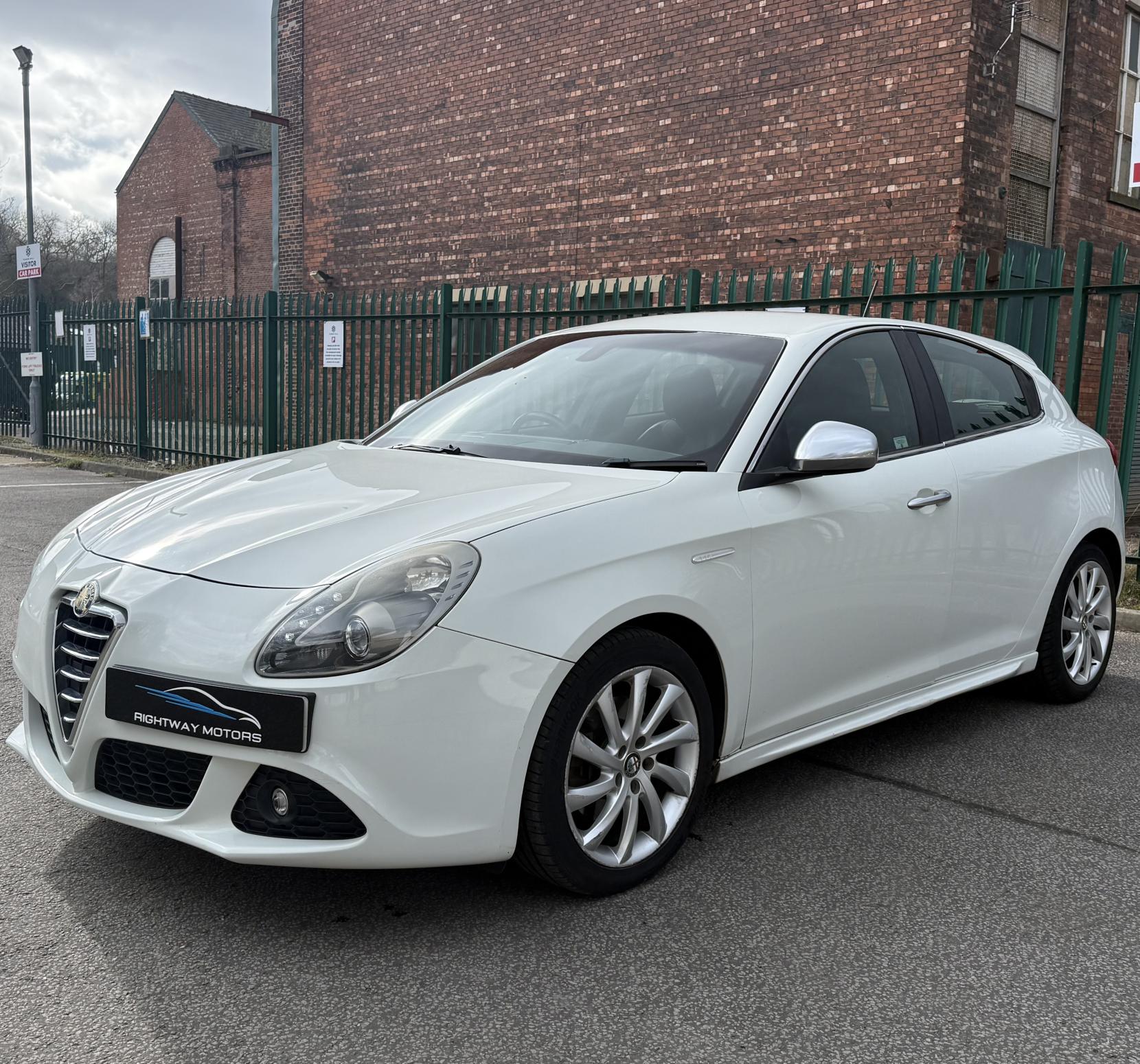 Alfa Romeo Giulietta 1.4 TB MultiAir Veloce Hatchback 5dr Petrol TCT Euro 5 (s/s) (170 bhp)