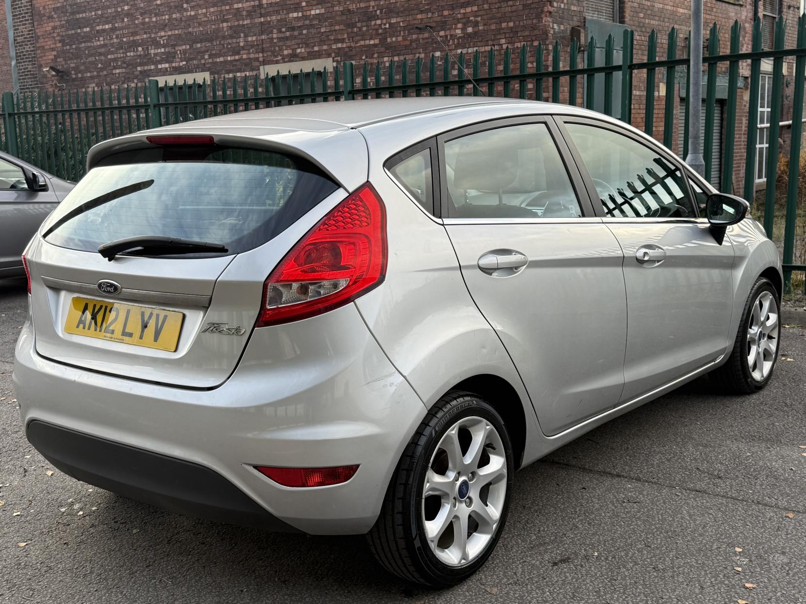 Ford Fiesta 1.25 Zetec Hatchback 5dr Petrol Manual (129 g/km, 81 bhp)