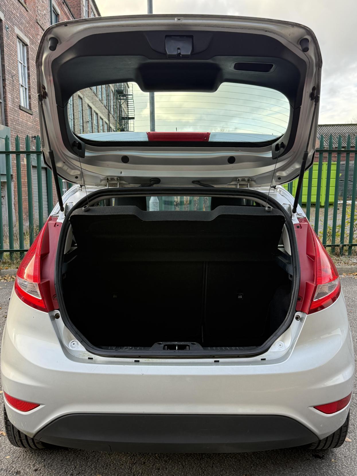 Ford Fiesta 1.25 Zetec Hatchback 5dr Petrol Manual (129 g/km, 81 bhp)