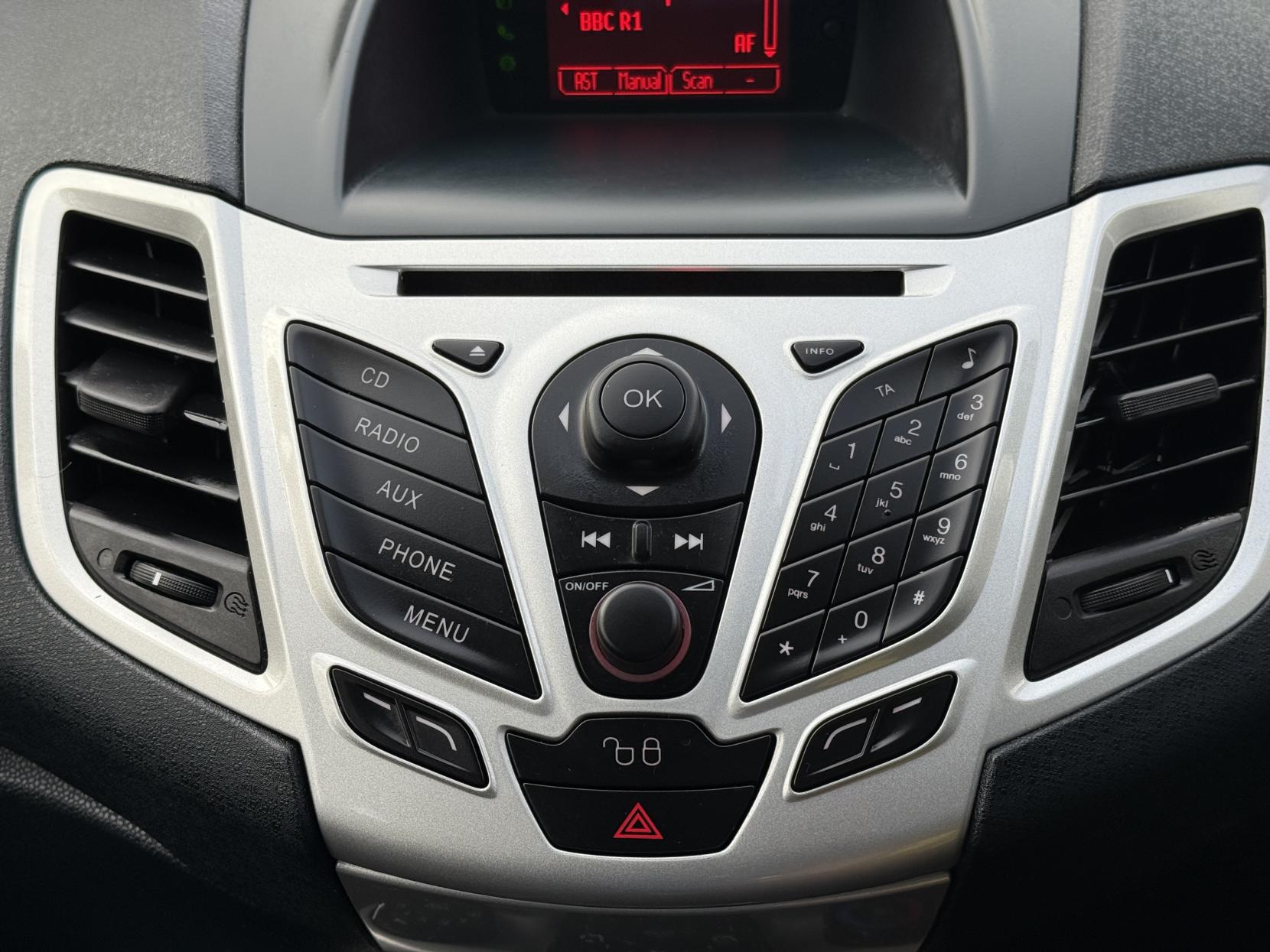 Ford Fiesta 1.25 Zetec Hatchback 5dr Petrol Manual (129 g/km, 81 bhp)