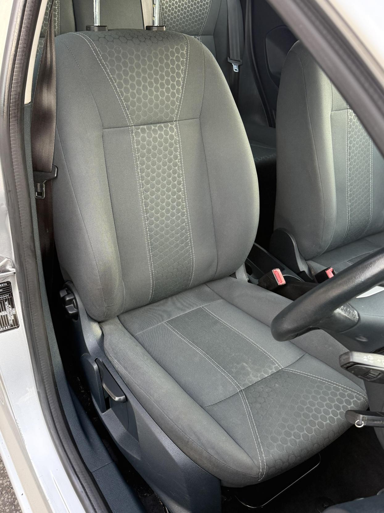 Ford Fiesta 1.25 Zetec Hatchback 5dr Petrol Manual (129 g/km, 81 bhp)