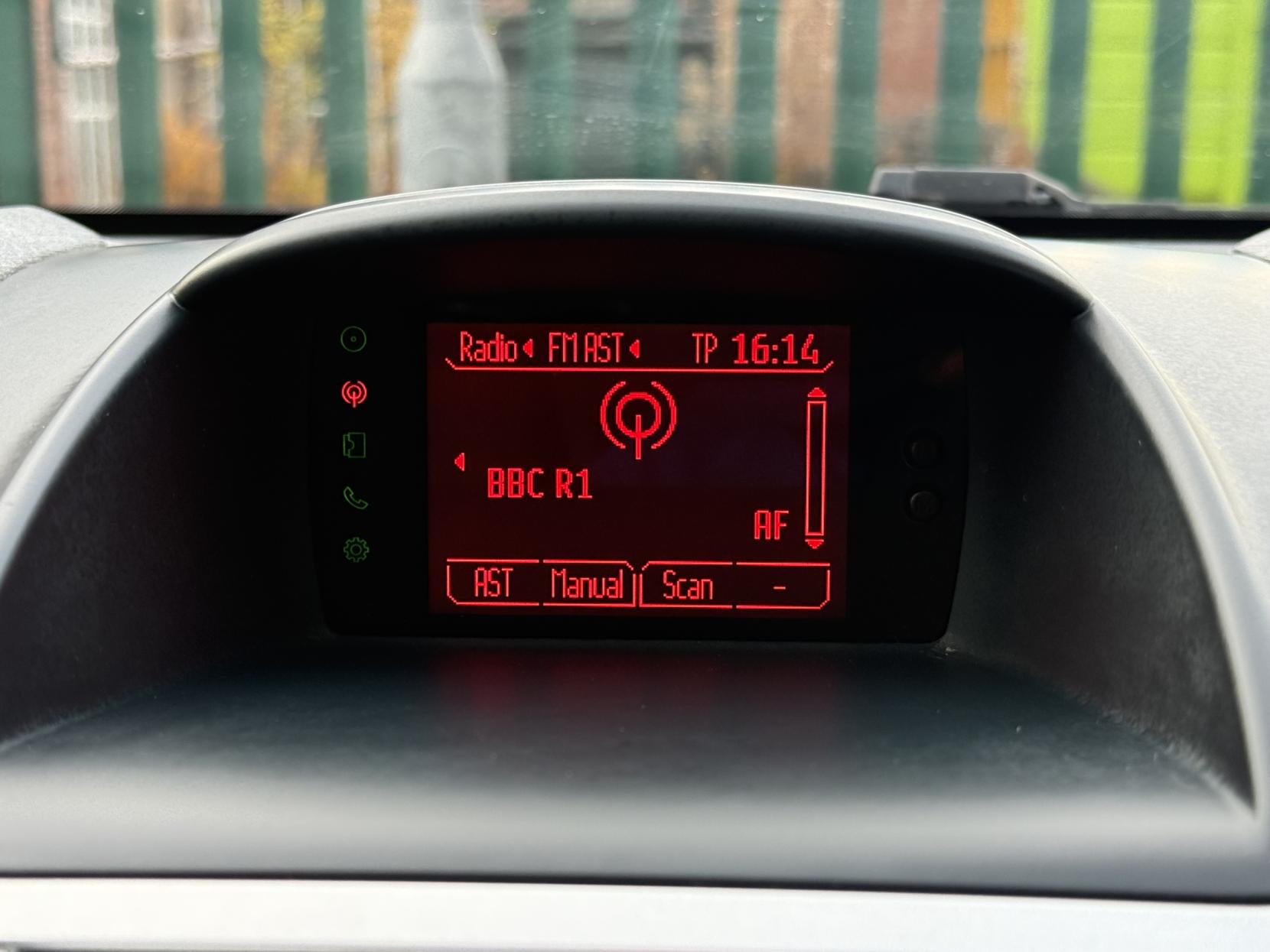 Ford Fiesta 1.25 Zetec Hatchback 5dr Petrol Manual (129 g/km, 81 bhp)