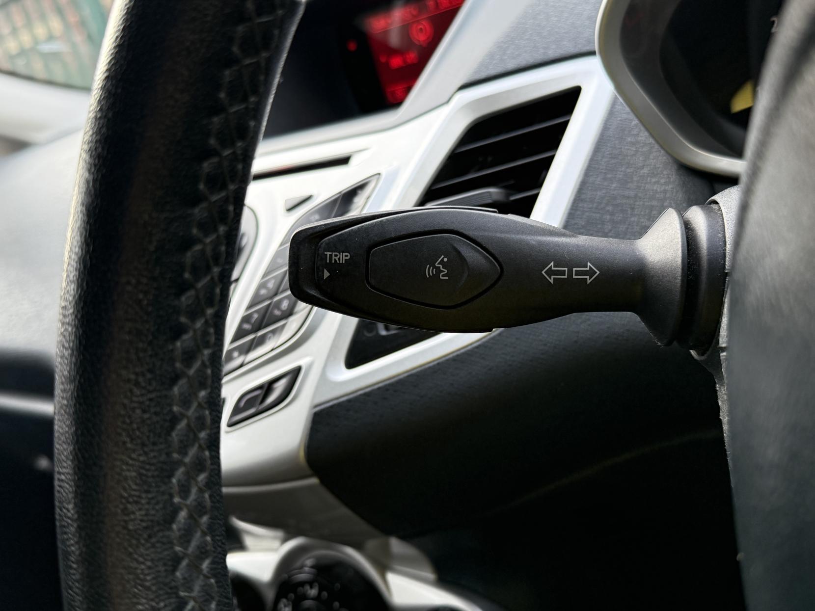 Ford Fiesta 1.25 Zetec Hatchback 5dr Petrol Manual (129 g/km, 81 bhp)