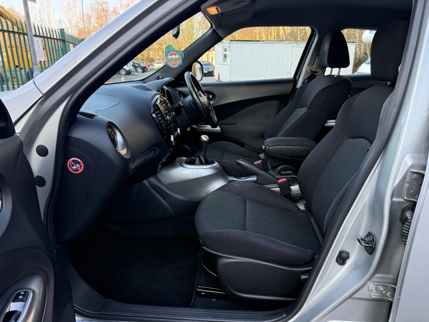 Nissan Juke 1.6 Acenta SUV 5dr Petrol Manual Euro 5 (s/s) (117 ps)