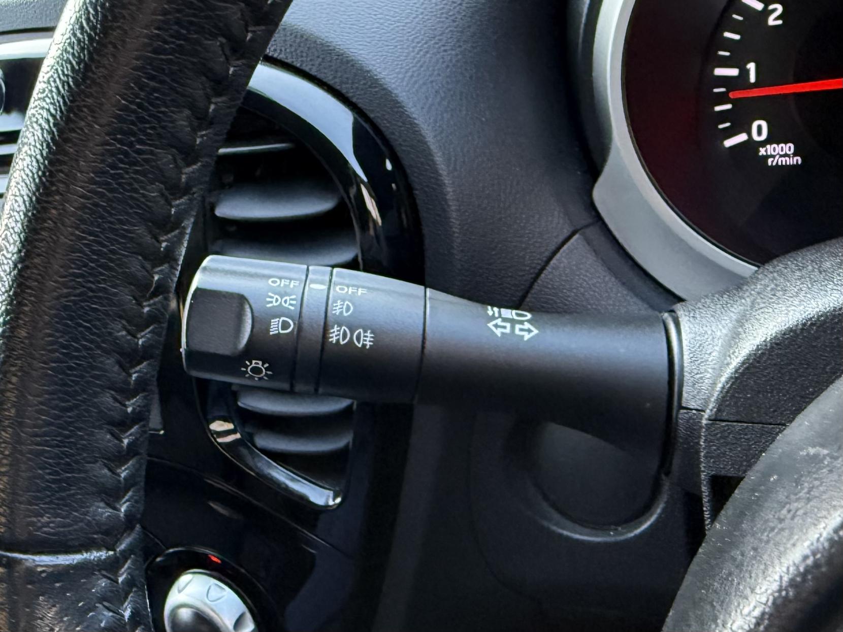 Nissan Juke 1.6 Acenta SUV 5dr Petrol Manual Euro 5 (s/s) (117 ps)