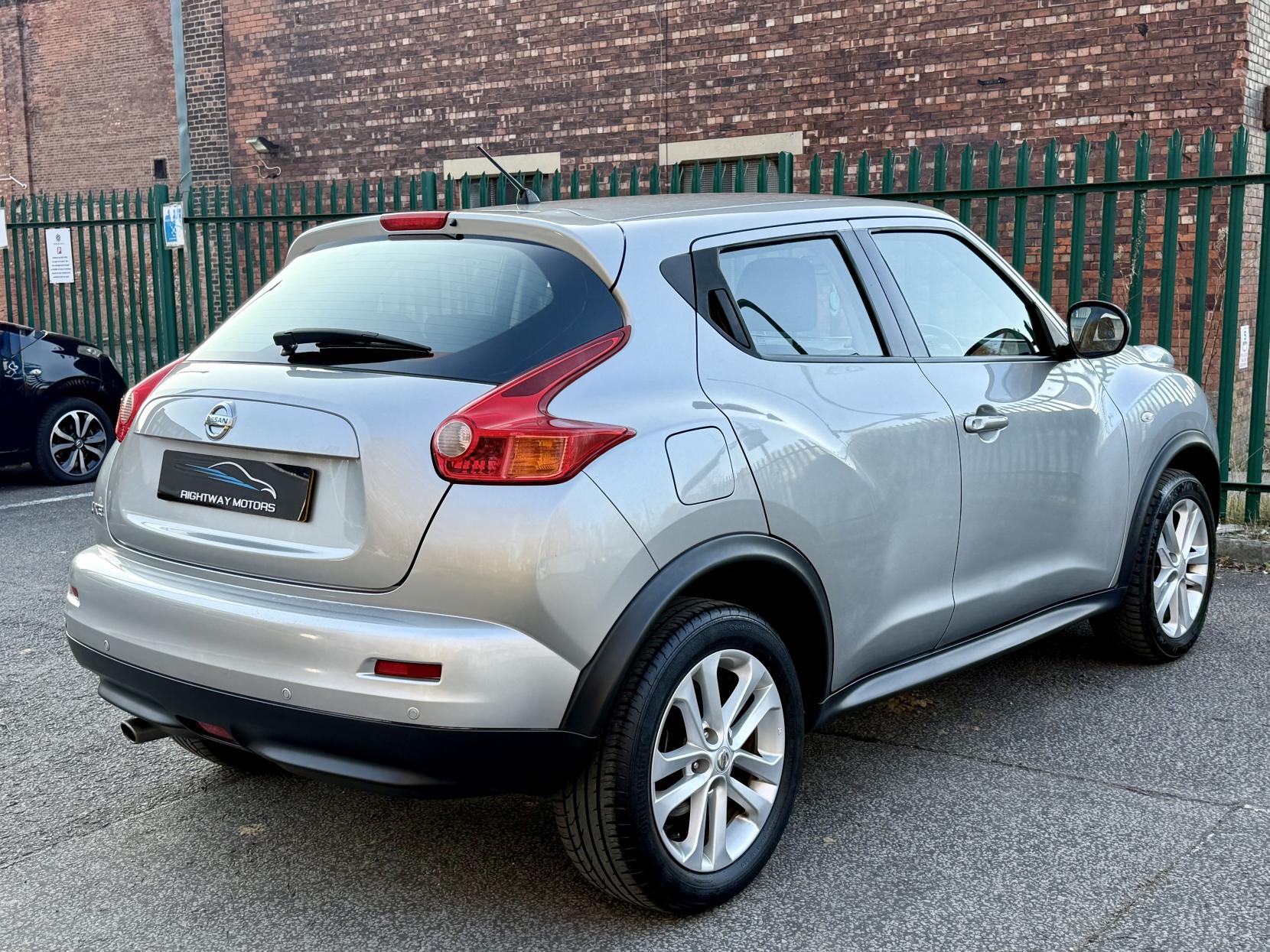 Nissan Juke 1.6 Acenta SUV 5dr Petrol Manual Euro 5 (s/s) (117 ps)