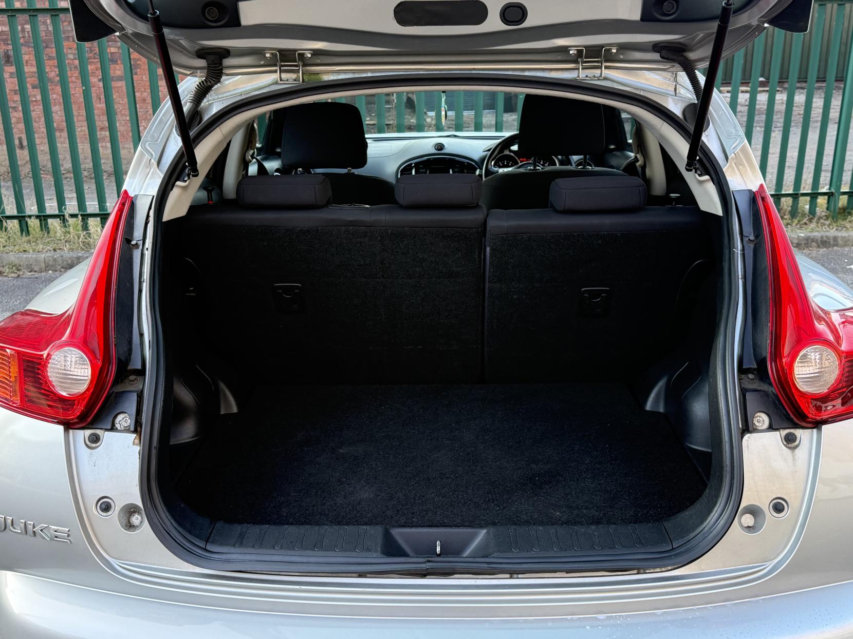 Nissan Juke 1.6 Acenta SUV 5dr Petrol Manual Euro 5 (s/s) (117 ps)