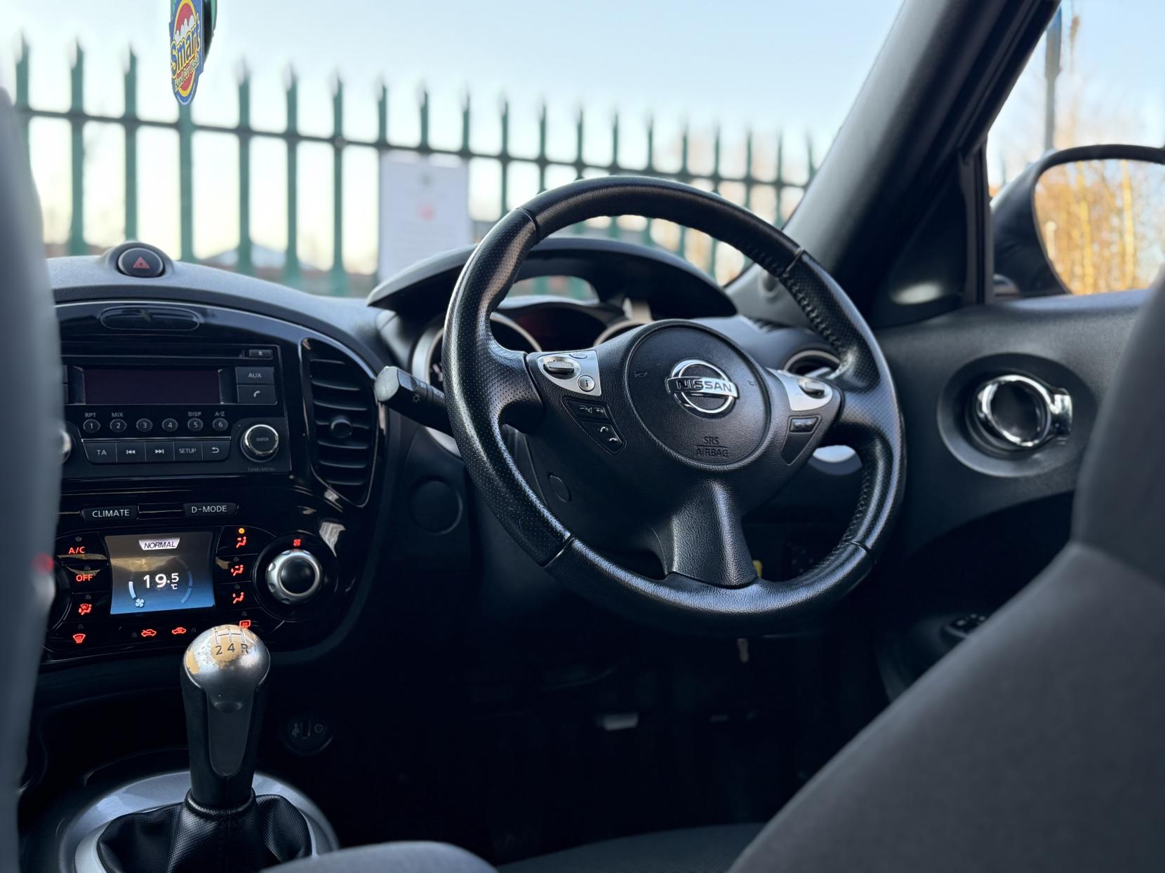 Nissan Juke 1.6 Acenta SUV 5dr Petrol Manual Euro 5 (s/s) (117 ps)