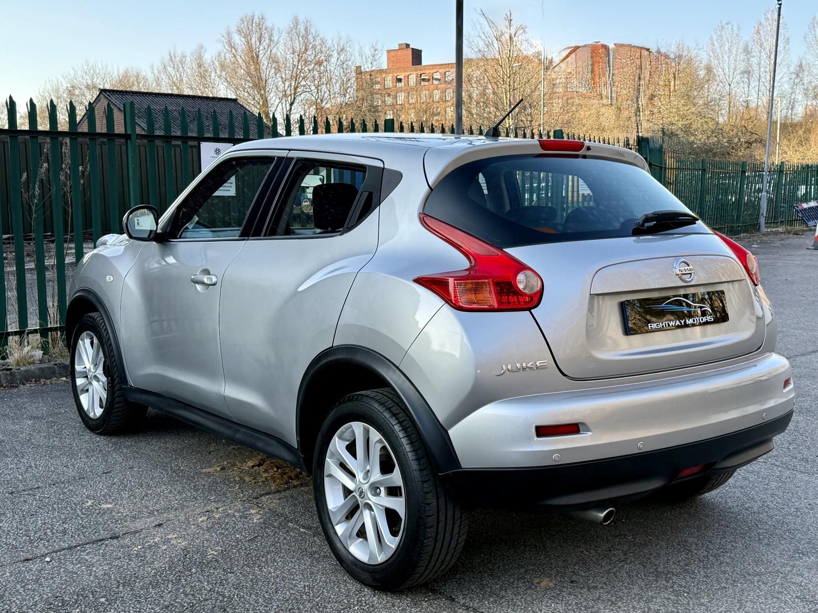Nissan Juke 1.6 Acenta SUV 5dr Petrol Manual Euro 5 (s/s) (117 ps)