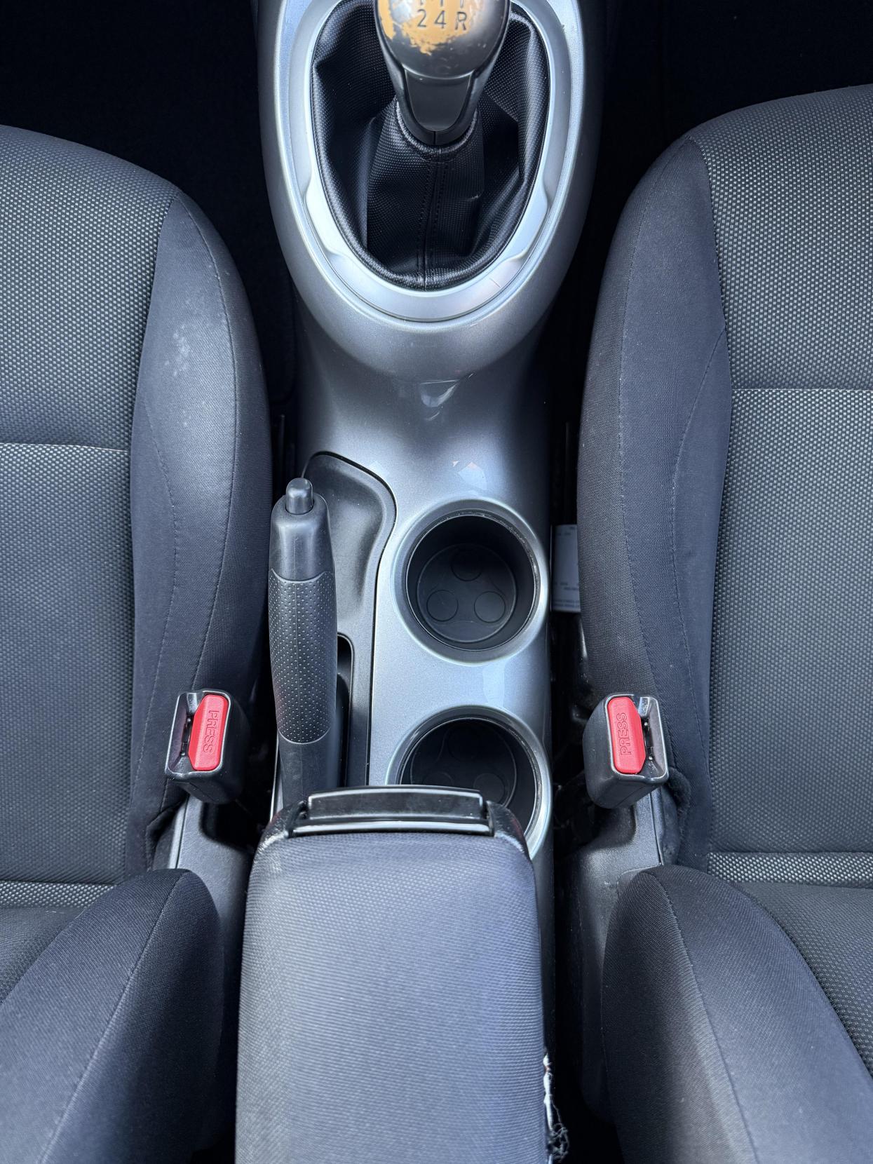 Nissan Juke 1.6 Acenta SUV 5dr Petrol Manual Euro 5 (s/s) (117 ps)