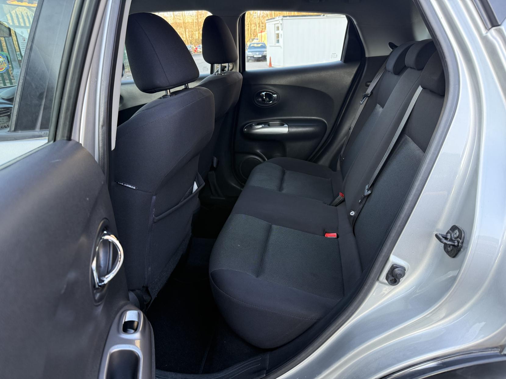 Nissan Juke 1.6 Acenta SUV 5dr Petrol Manual Euro 5 (s/s) (117 ps)