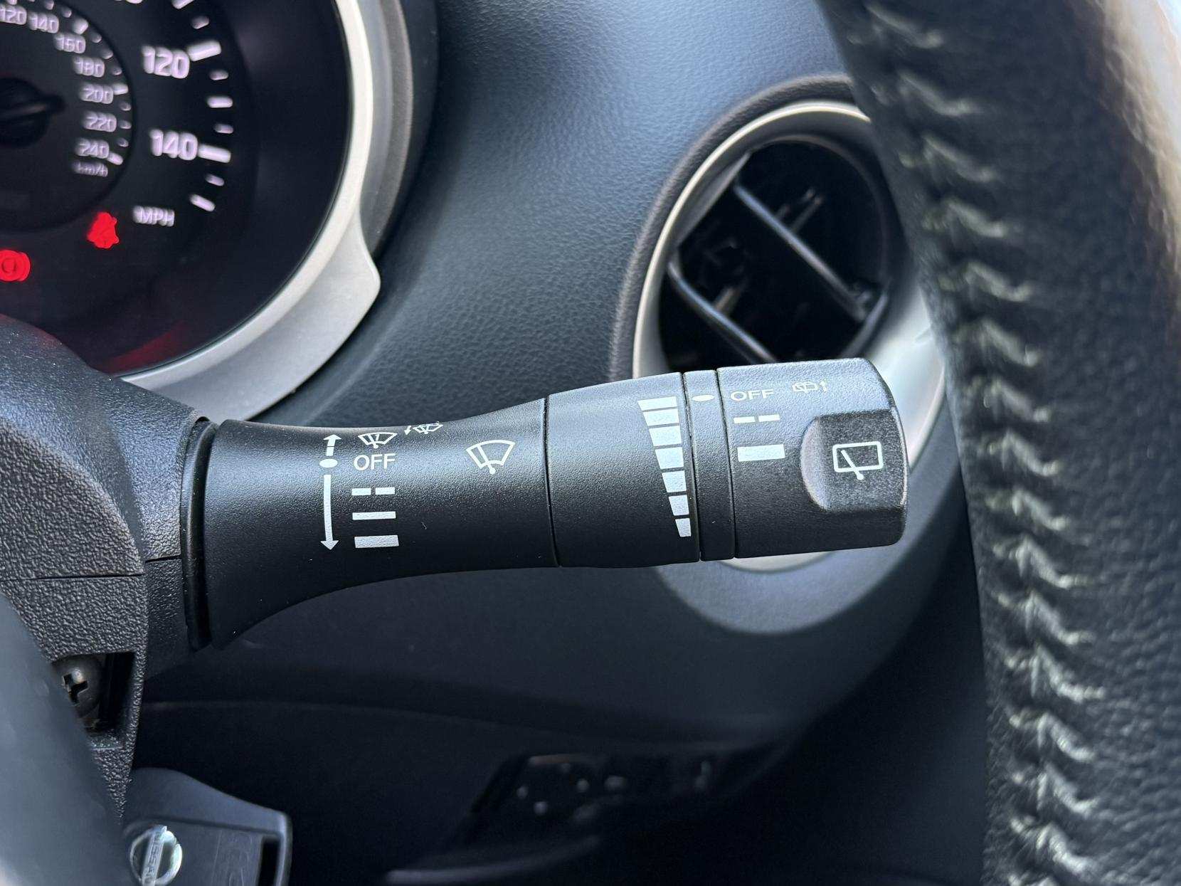 Nissan Juke 1.6 Acenta SUV 5dr Petrol Manual Euro 5 (s/s) (117 ps)