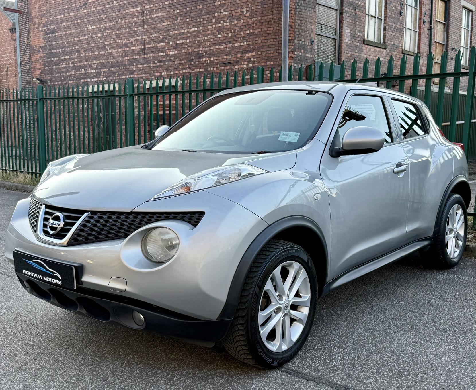 Nissan Juke 1.6 Acenta SUV 5dr Petrol Manual Euro 5 (s/s) (117 ps)