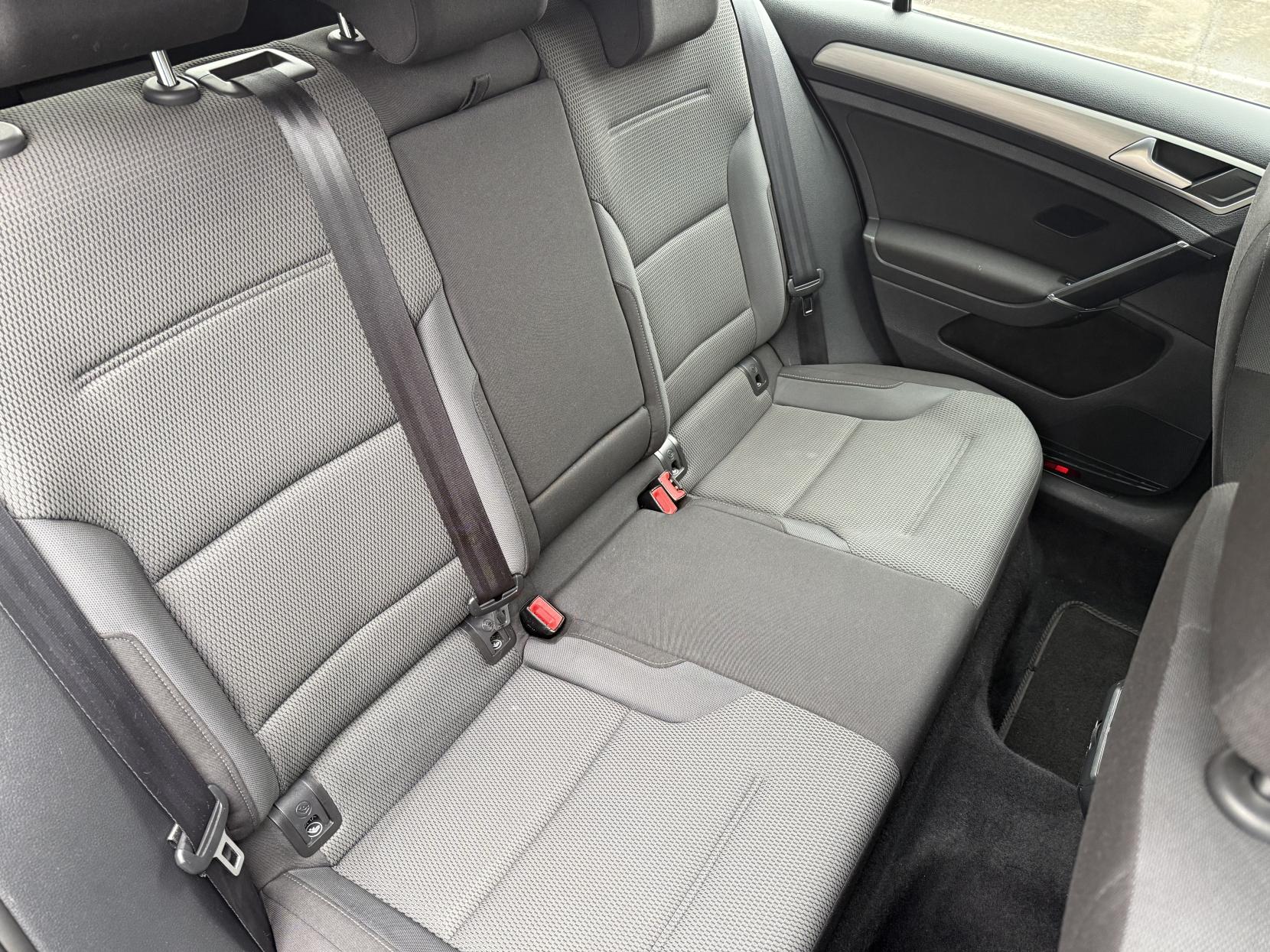 Volkswagen Golf 1.4 TSI BlueMotion Tech SE Hatchback 5dr Petrol Manual Euro 5 (s/s) (122 ps)