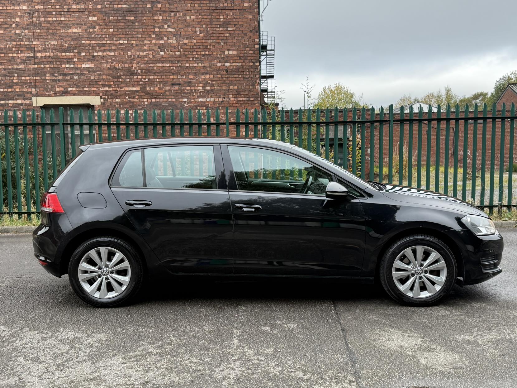 Volkswagen Golf 1.4 TSI BlueMotion Tech SE Hatchback 5dr Petrol Manual Euro 5 (s/s) (122 ps)