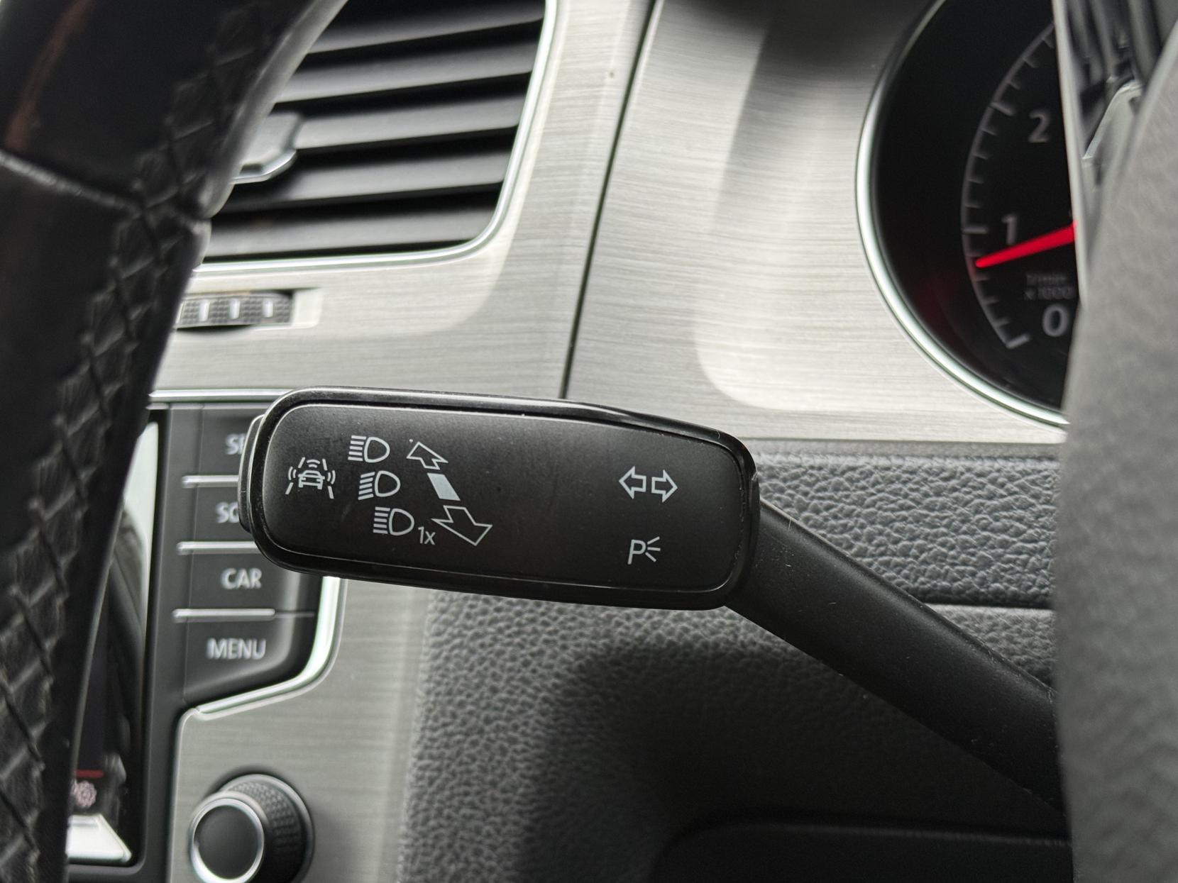 Volkswagen Golf 1.4 TSI BlueMotion Tech SE Hatchback 5dr Petrol Manual Euro 5 (s/s) (122 ps)