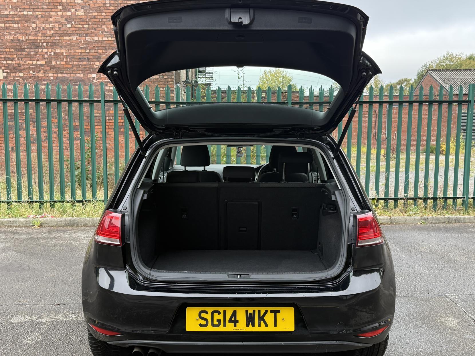 Volkswagen Golf 1.4 TSI BlueMotion Tech SE Hatchback 5dr Petrol Manual Euro 5 (s/s) (122 ps)