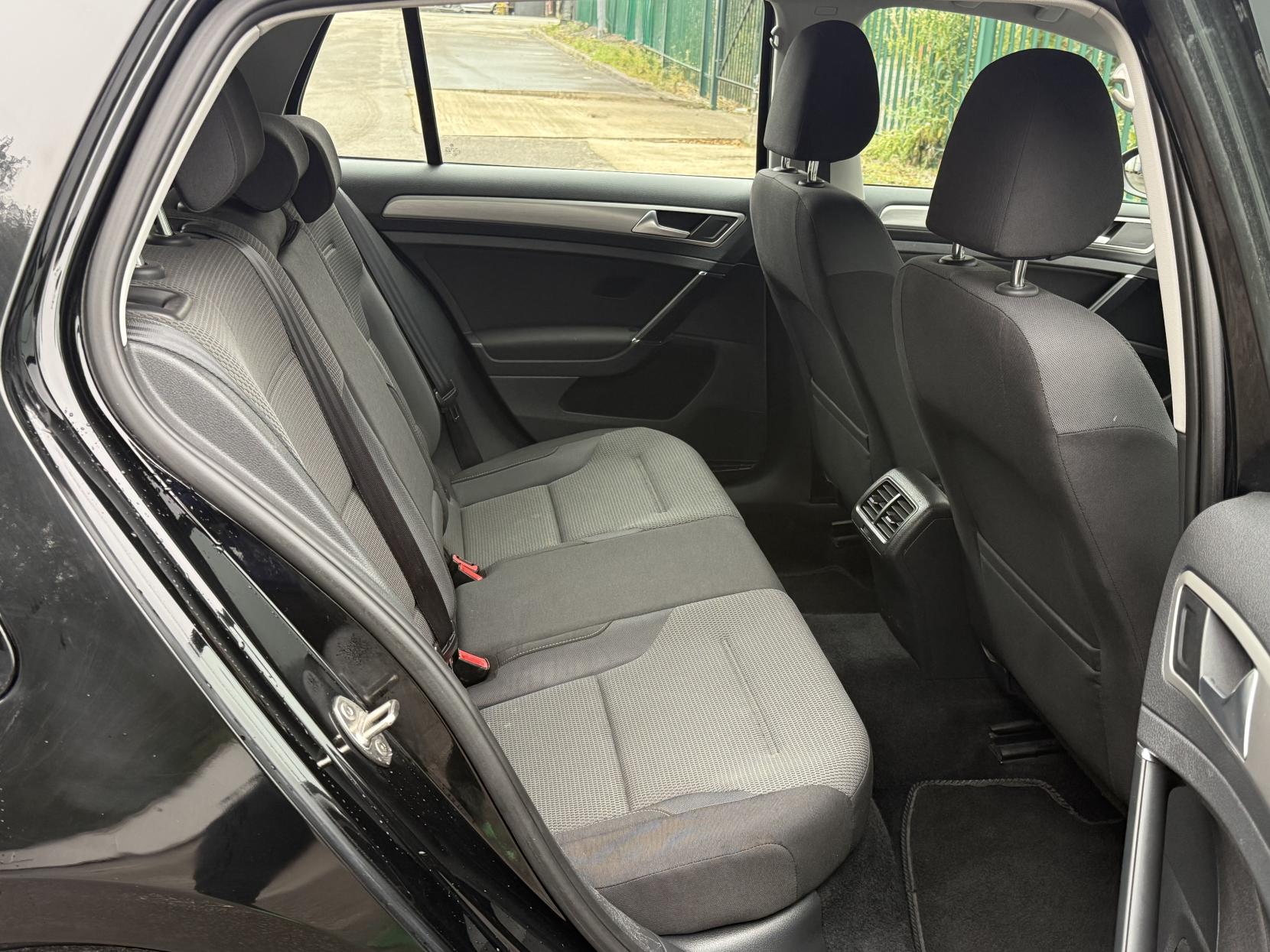 Volkswagen Golf 1.4 TSI BlueMotion Tech SE Hatchback 5dr Petrol Manual Euro 5 (s/s) (122 ps)