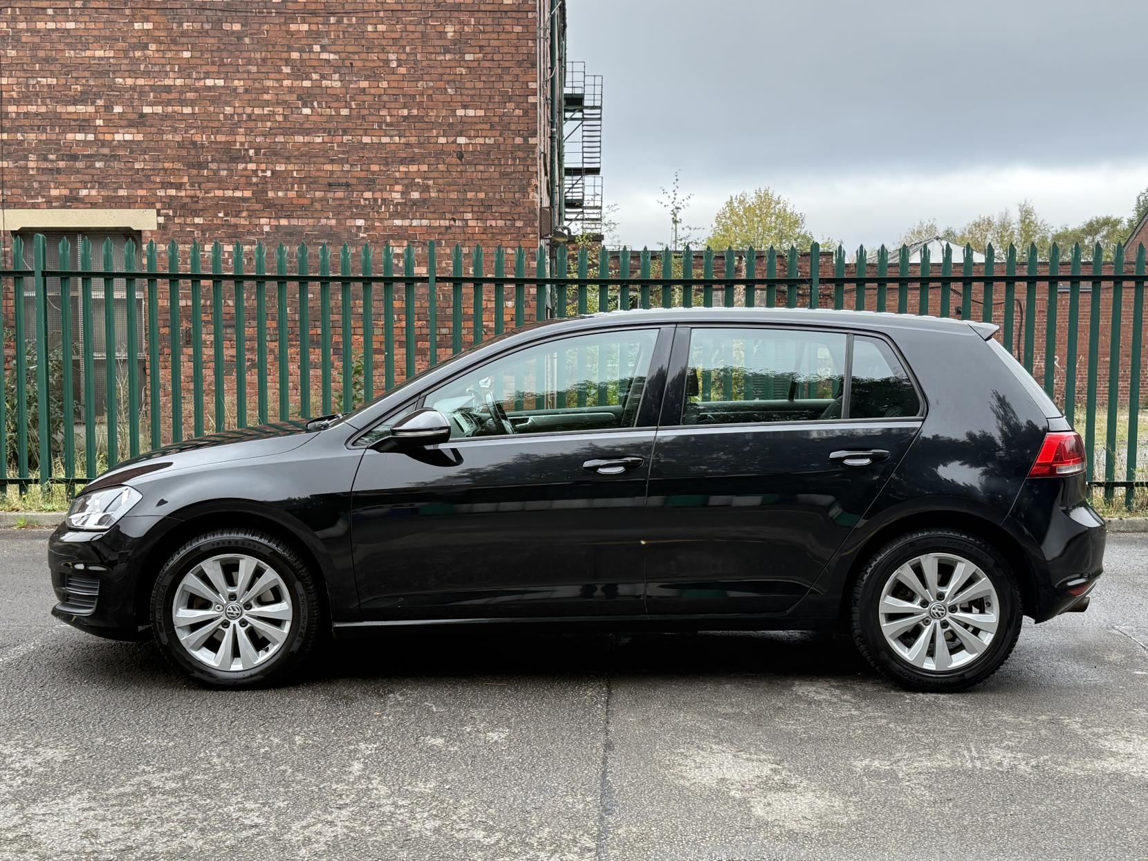 Volkswagen Golf 1.4 TSI BlueMotion Tech SE Hatchback 5dr Petrol Manual Euro 5 (s/s) (122 ps)