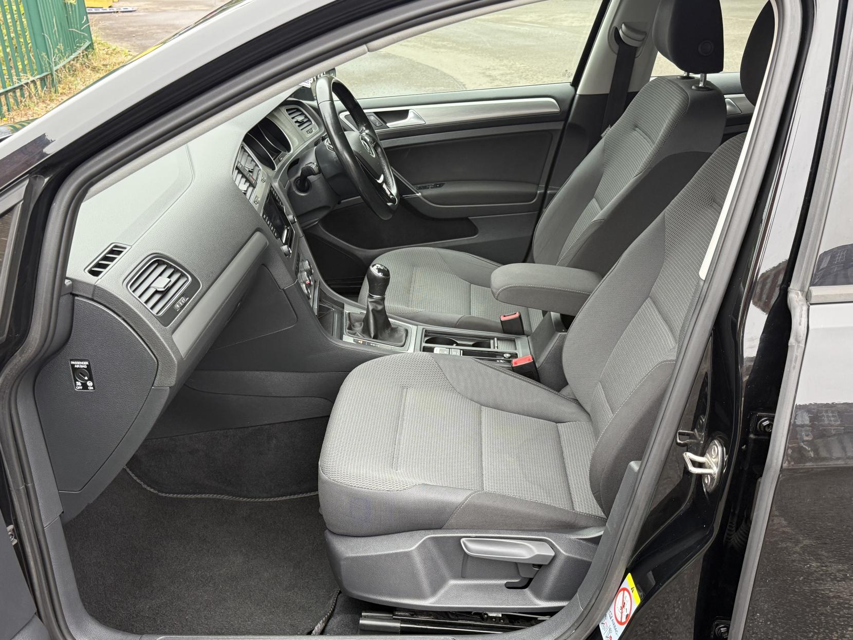 Volkswagen Golf 1.4 TSI BlueMotion Tech SE Hatchback 5dr Petrol Manual Euro 5 (s/s) (122 ps)