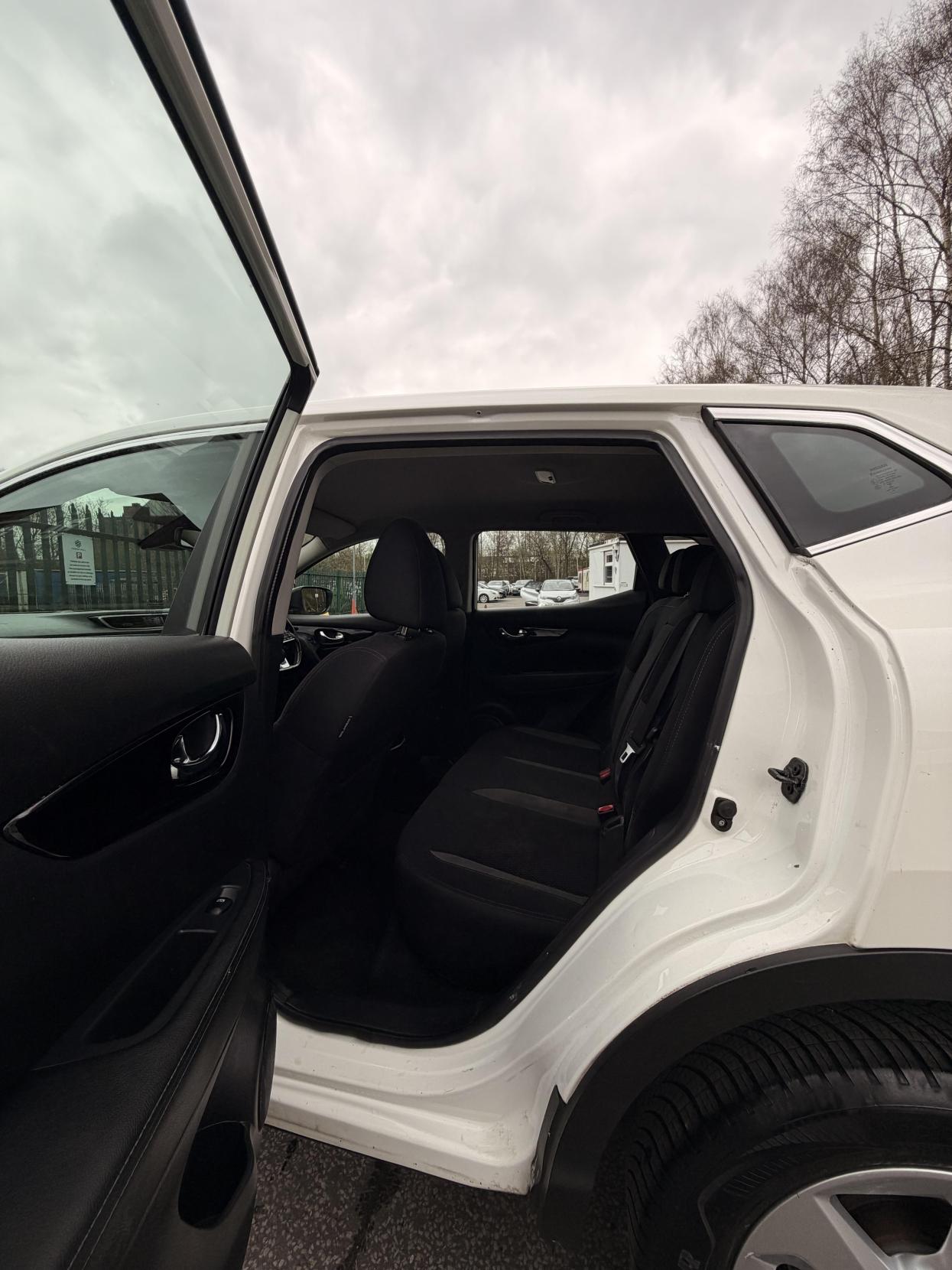 Nissan Qashqai 1.5 dCi Acenta Premium SUV 5dr Diesel Manual Euro 6 (s/s) (115 ps)