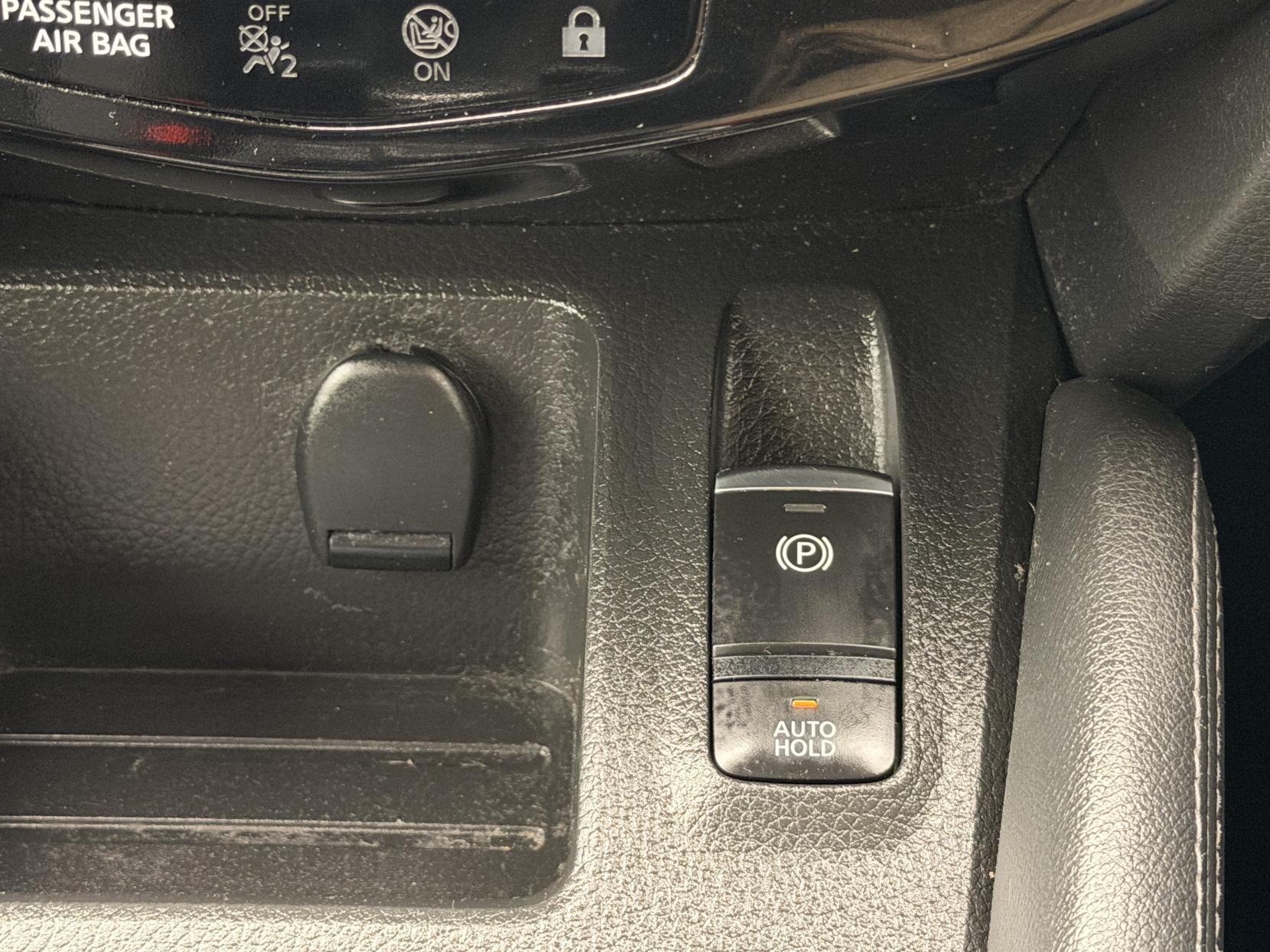 Nissan Qashqai 1.5 dCi Acenta Premium SUV 5dr Diesel Manual Euro 6 (s/s) (115 ps)