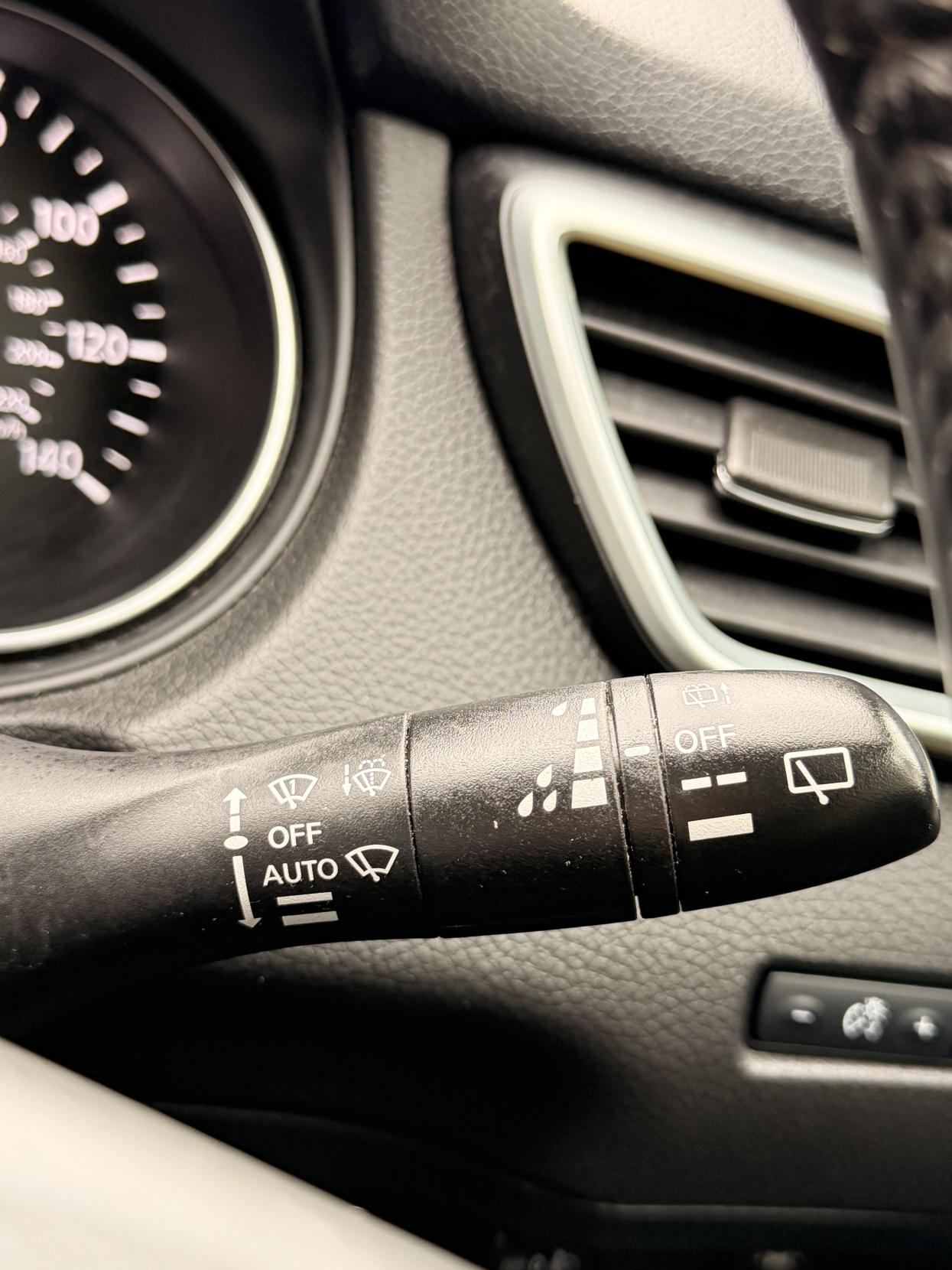 Nissan Qashqai 1.5 dCi Acenta Premium SUV 5dr Diesel Manual Euro 6 (s/s) (115 ps)