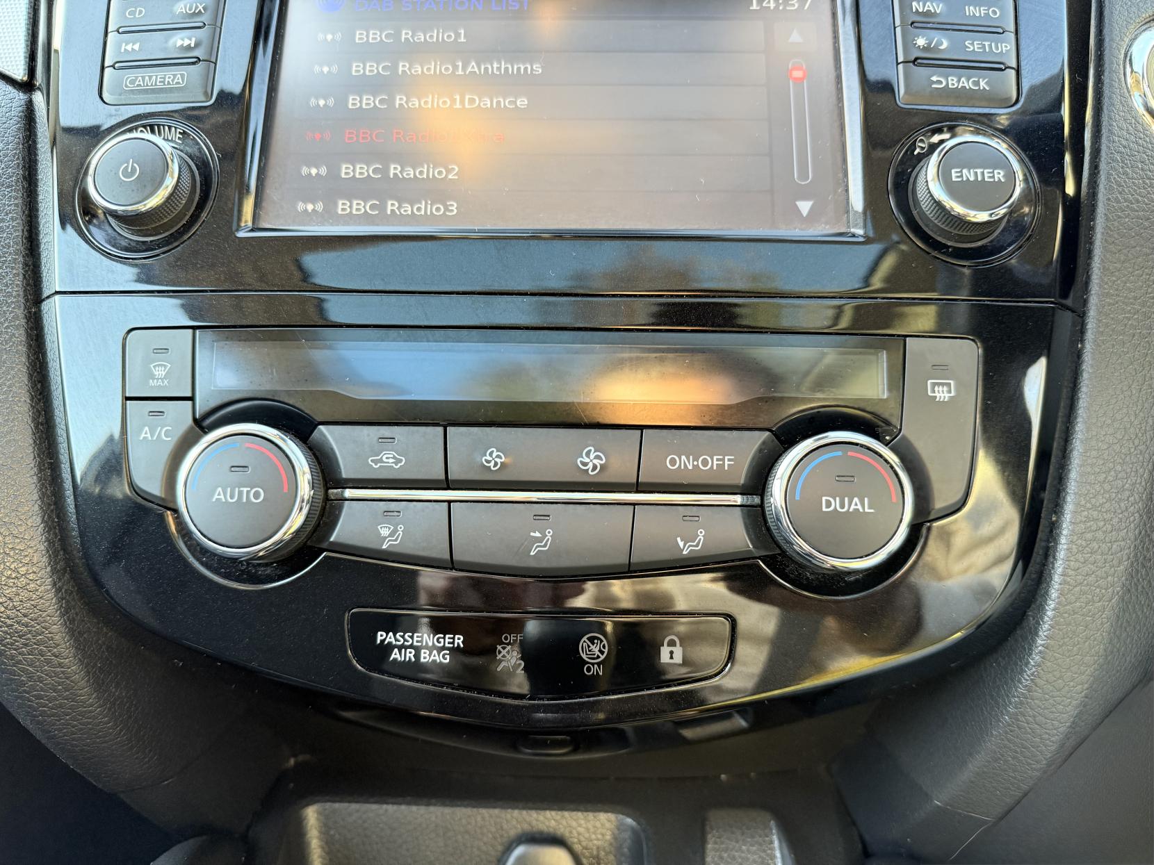 Nissan Qashqai 1.2 DIG-T N-Connecta SUV 5dr Petrol Manual Euro 6 (s/s) (115 ps)