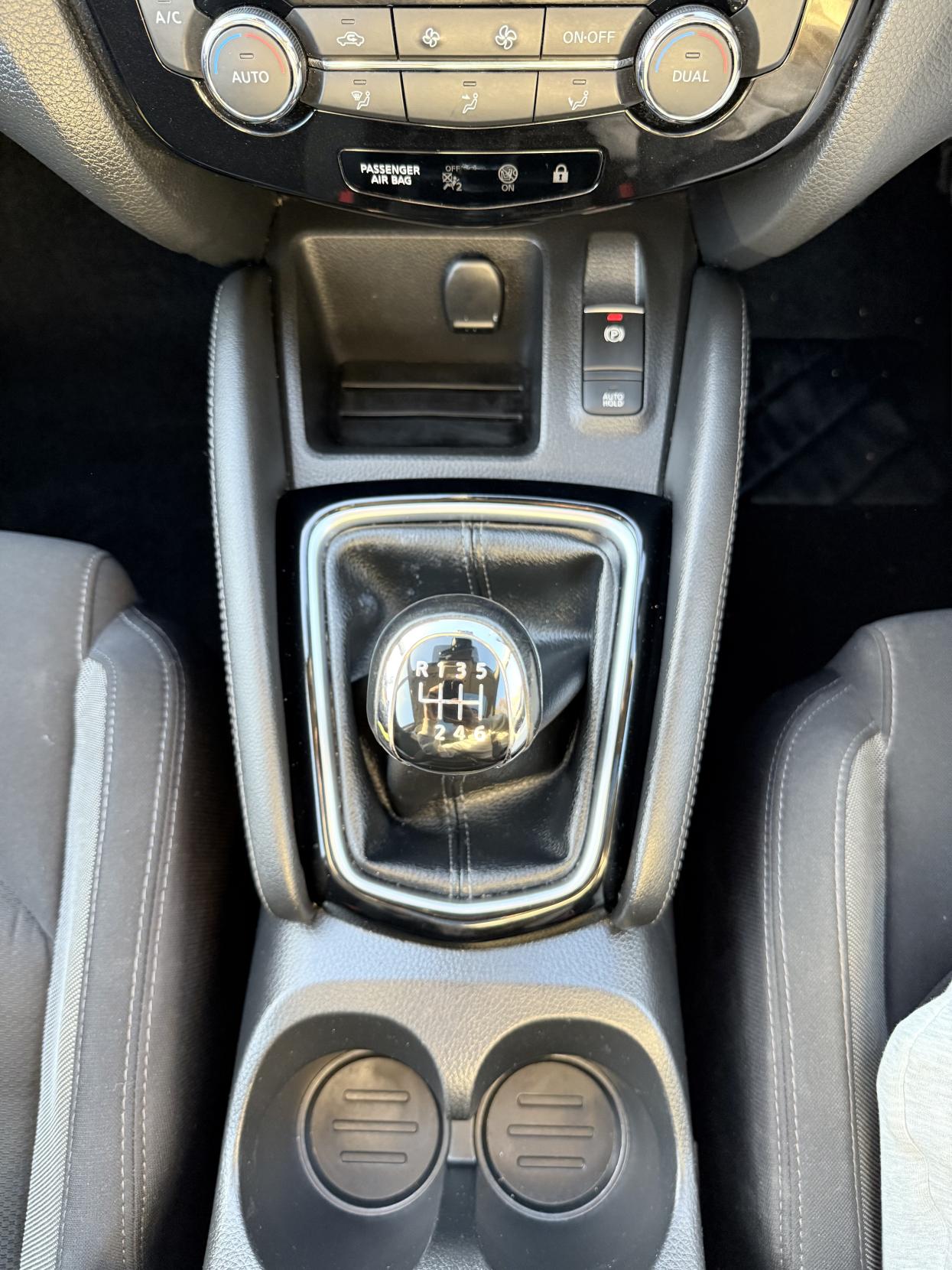 Nissan Qashqai 1.2 DIG-T N-Connecta SUV 5dr Petrol Manual Euro 6 (s/s) (115 ps)