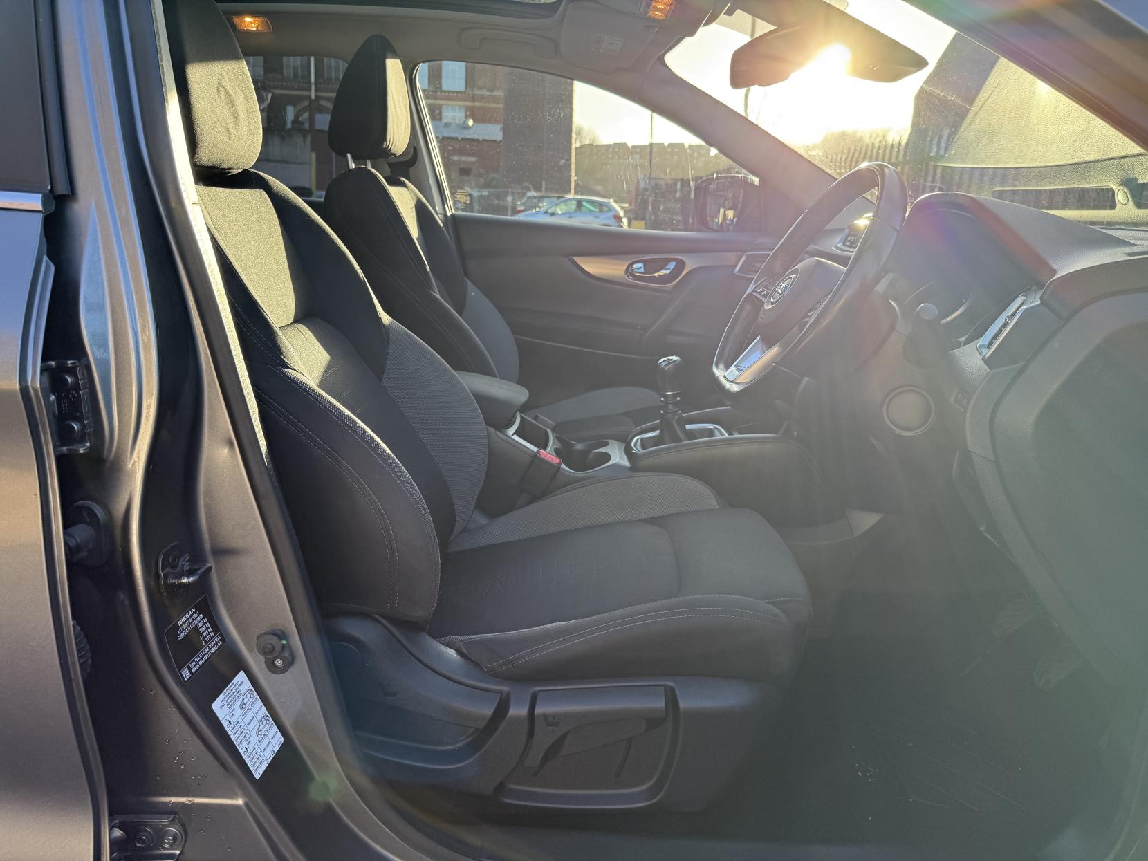 Nissan Qashqai 1.2 DIG-T N-Connecta SUV 5dr Petrol Manual Euro 6 (s/s) (115 ps)