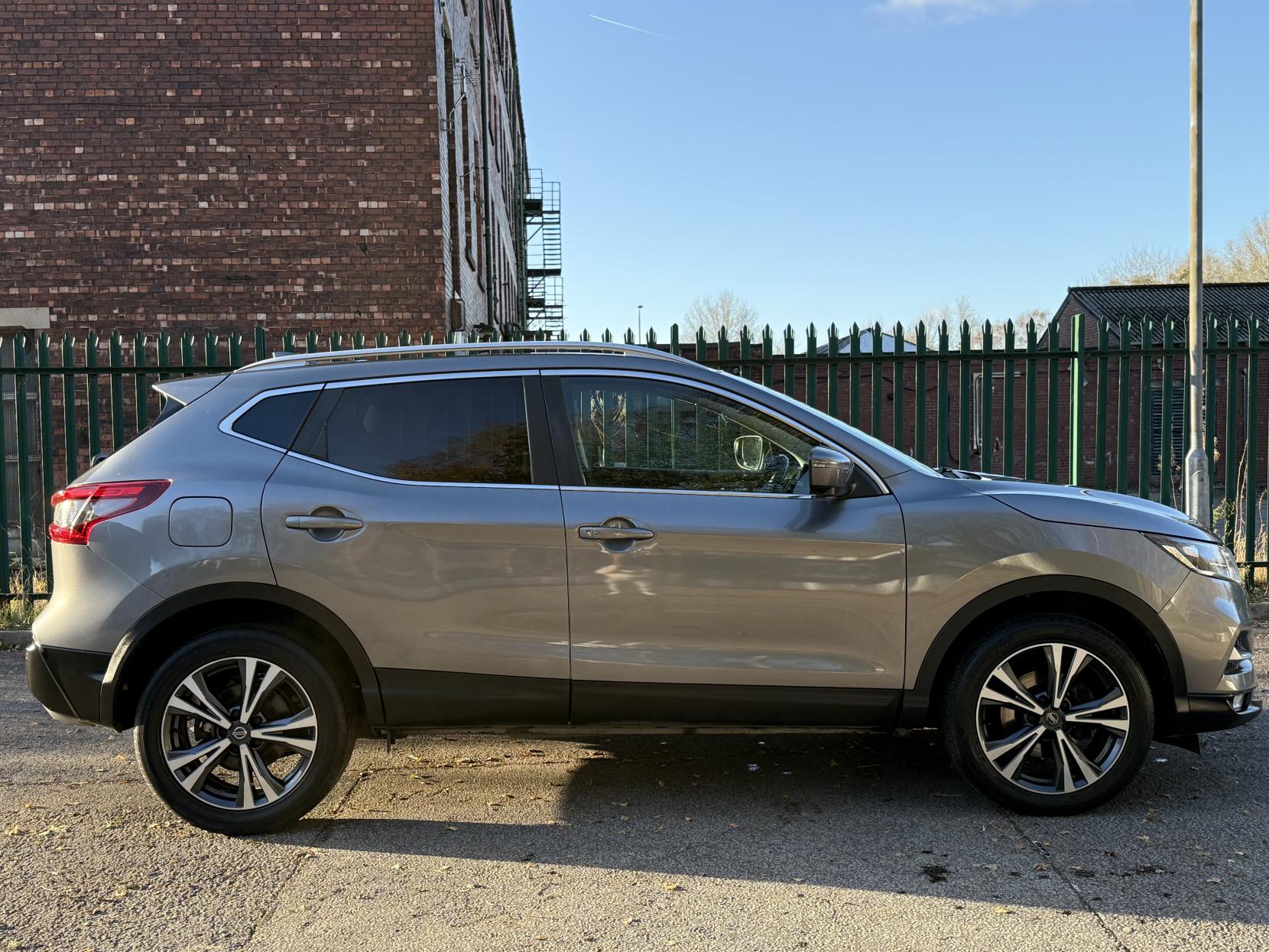Nissan Qashqai 1.2 DIG-T N-Connecta SUV 5dr Petrol Manual Euro 6 (s/s) (115 ps)