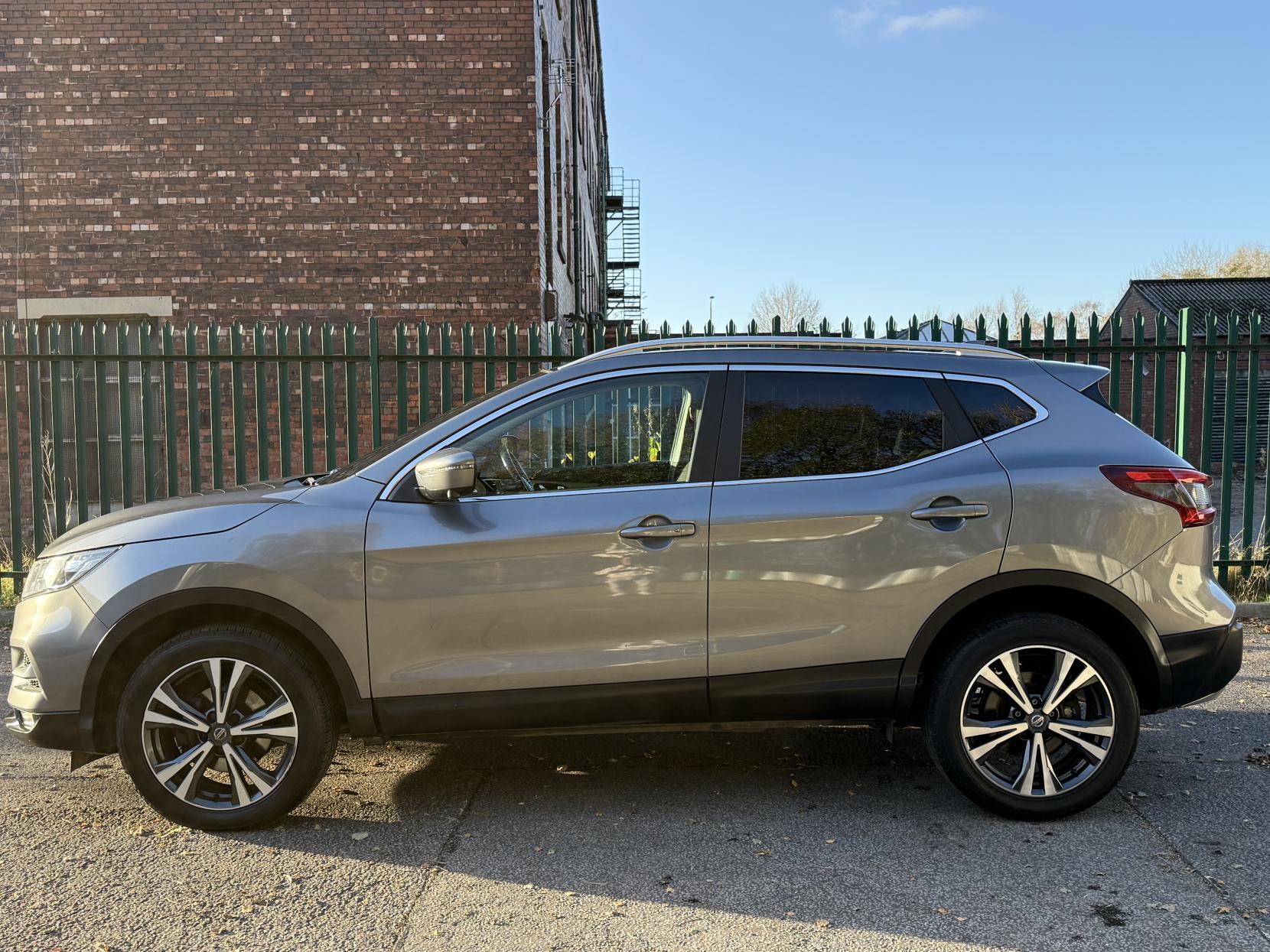 Nissan Qashqai 1.2 DIG-T N-Connecta SUV 5dr Petrol Manual Euro 6 (s/s) (115 ps)