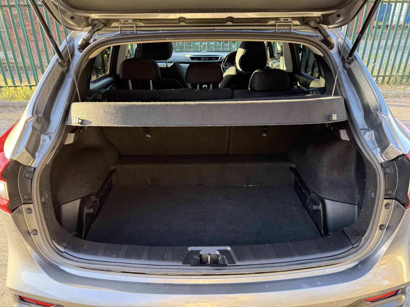 Nissan Qashqai 1.2 DIG-T N-Connecta SUV 5dr Petrol Manual Euro 6 (s/s) (115 ps)