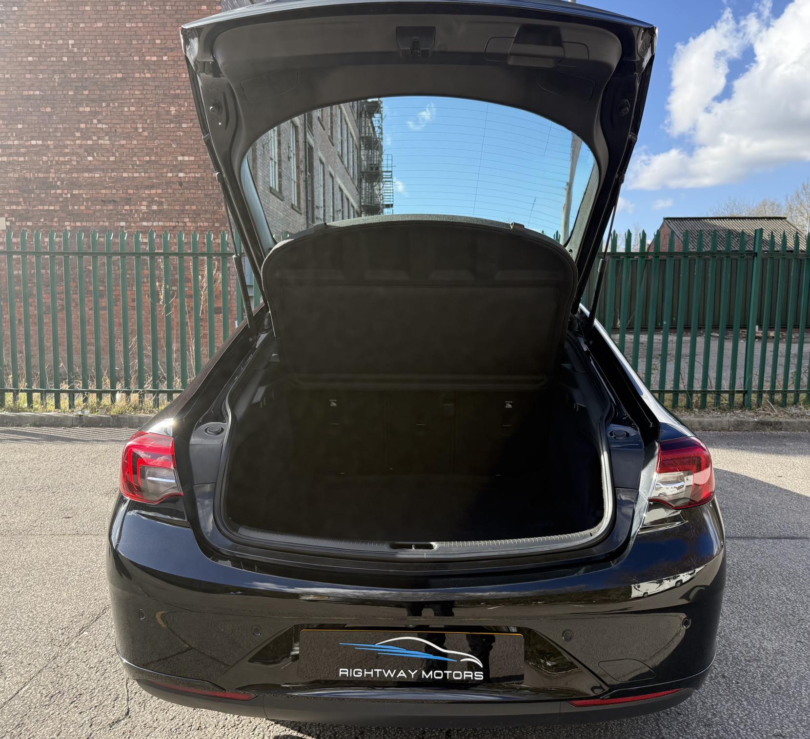 Vauxhall Insignia 1.5i Turbo GPF SRi VX Line Nav Grand Sport 5dr Petrol Automatic Euro 6 (s/s) (165 ps)