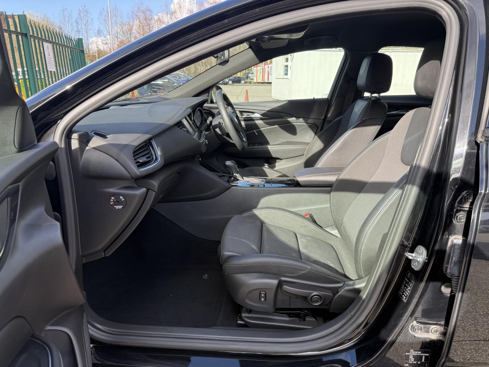 Vauxhall Insignia 1.5i Turbo GPF SRi VX Line Nav Grand Sport 5dr Petrol Automatic Euro 6 (s/s) (165 ps)