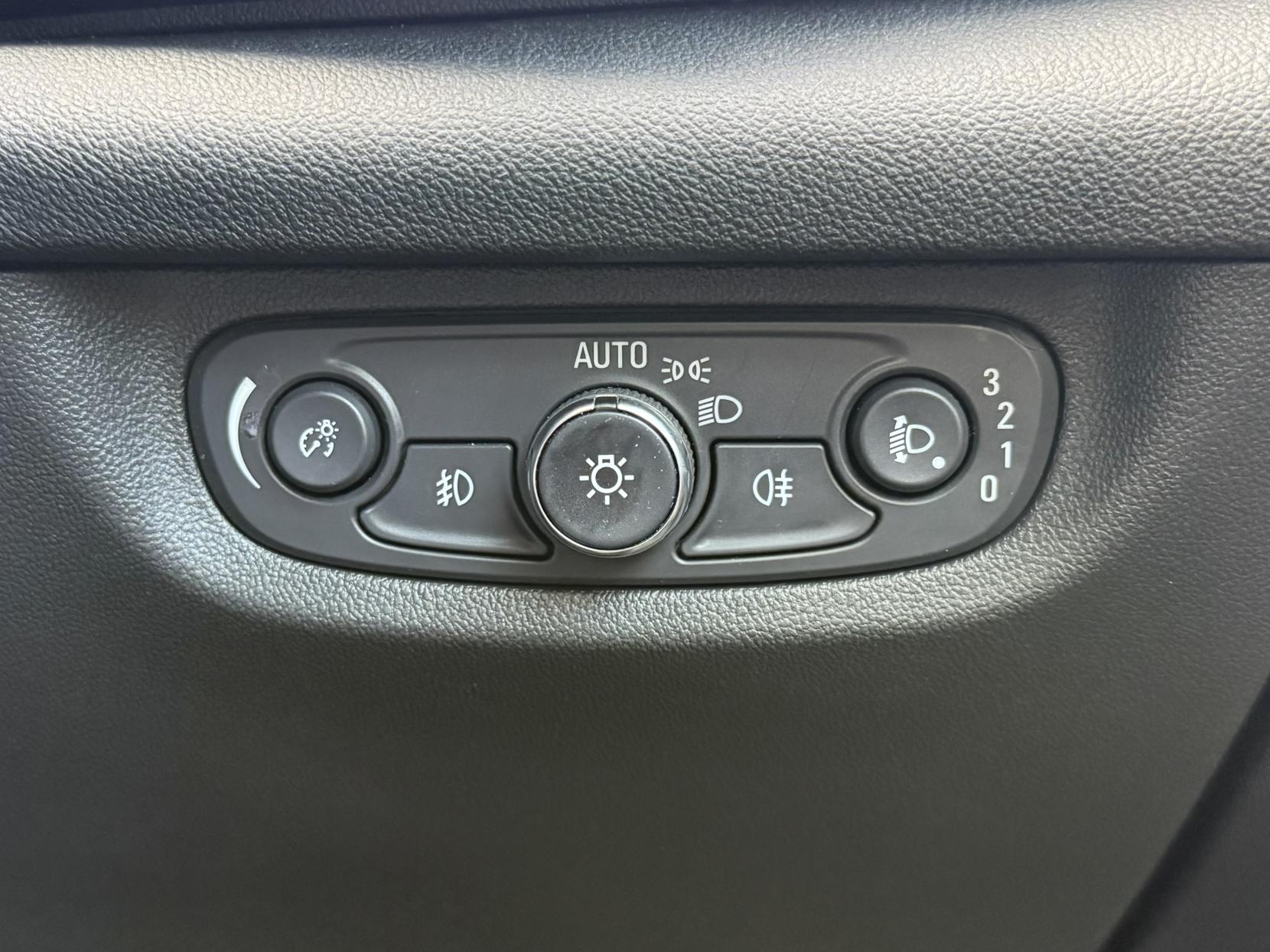 Vauxhall Insignia 1.5i Turbo GPF SRi VX Line Nav Grand Sport 5dr Petrol Automatic Euro 6 (s/s) (165 ps)