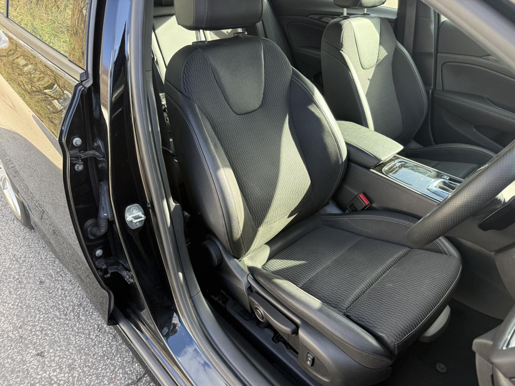 Vauxhall Insignia 1.5i Turbo GPF SRi VX Line Nav Grand Sport 5dr Petrol Automatic Euro 6 (s/s) (165 ps)