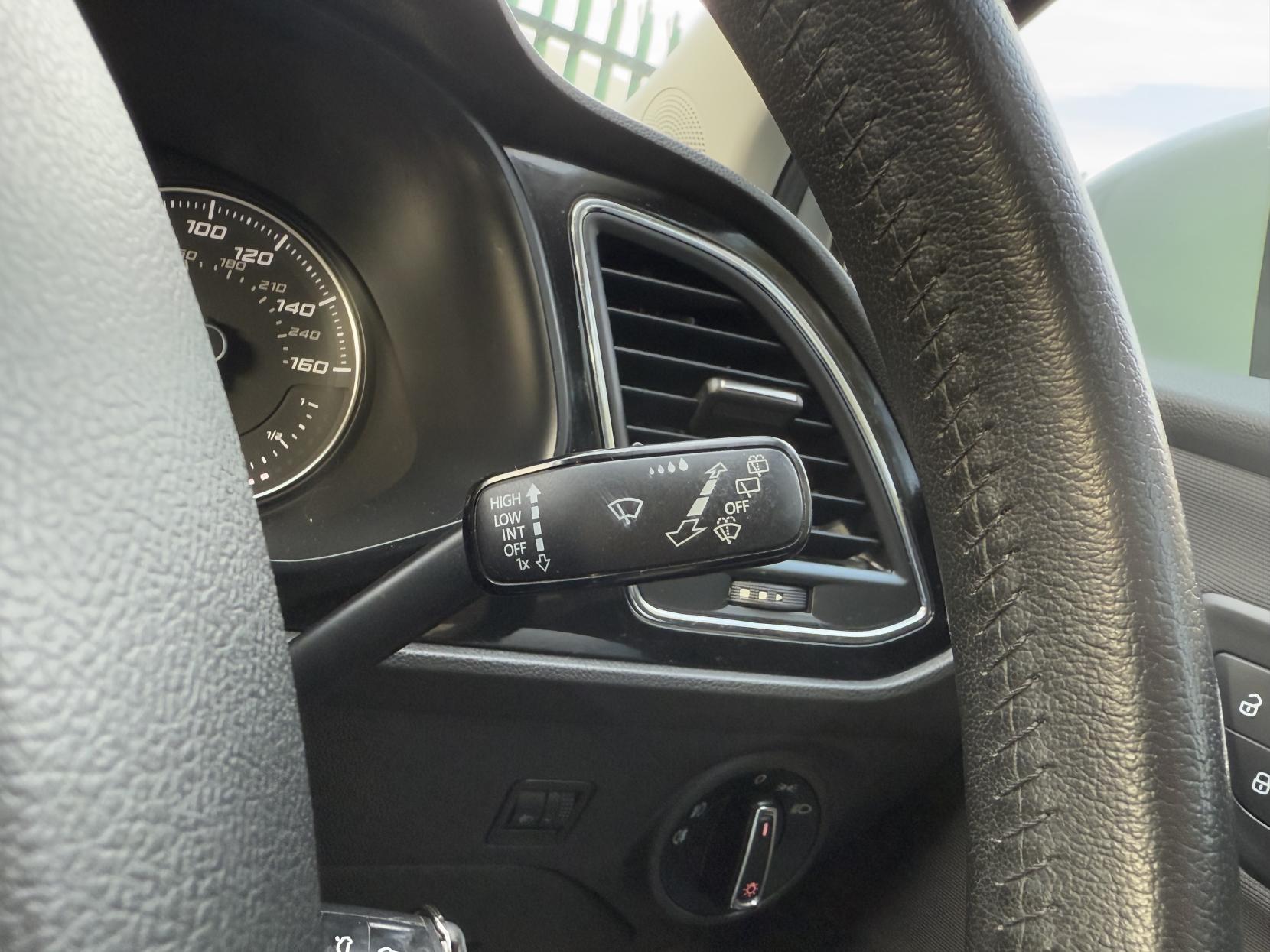 SEAT Leon 1.6 TDI Ecomotive CR SE Hatchback 5dr Diesel Manual Euro 5 (s/s) (110 ps)