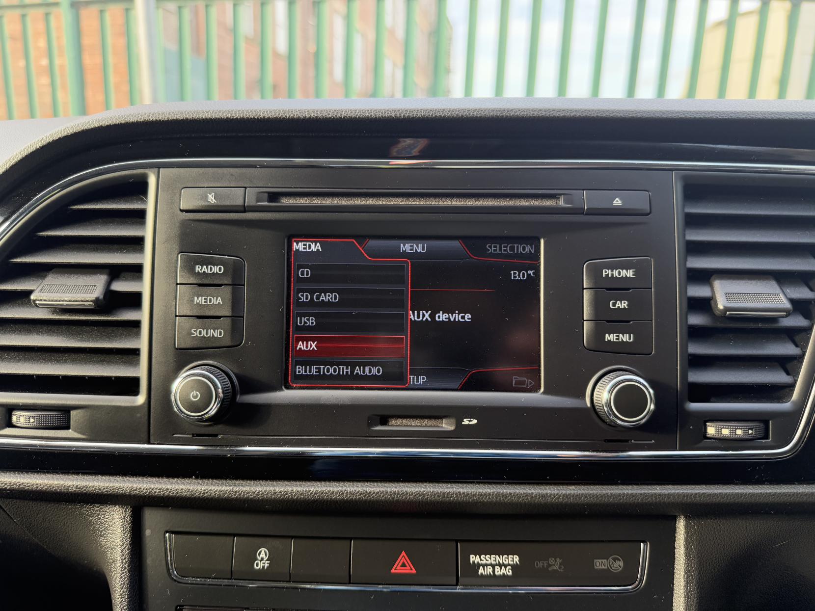 SEAT Leon 1.6 TDI Ecomotive CR SE Hatchback 5dr Diesel Manual Euro 5 (s/s) (110 ps)